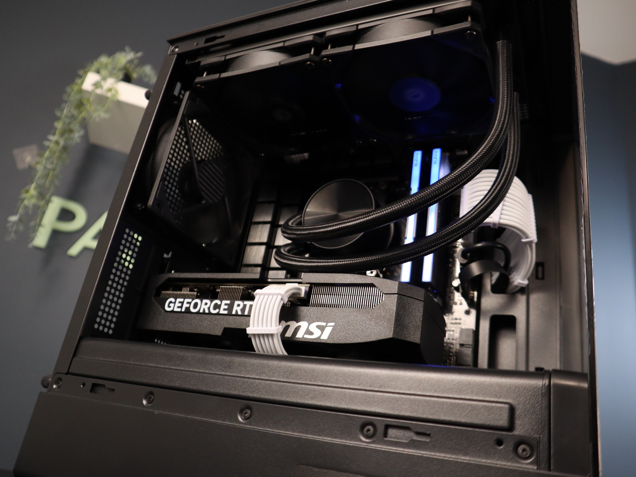 BRAND NEW 5070 GAMING PC | 9600X | 32GB DDR5 | 1TB NVME | 240MM AIO | 850W PSU |