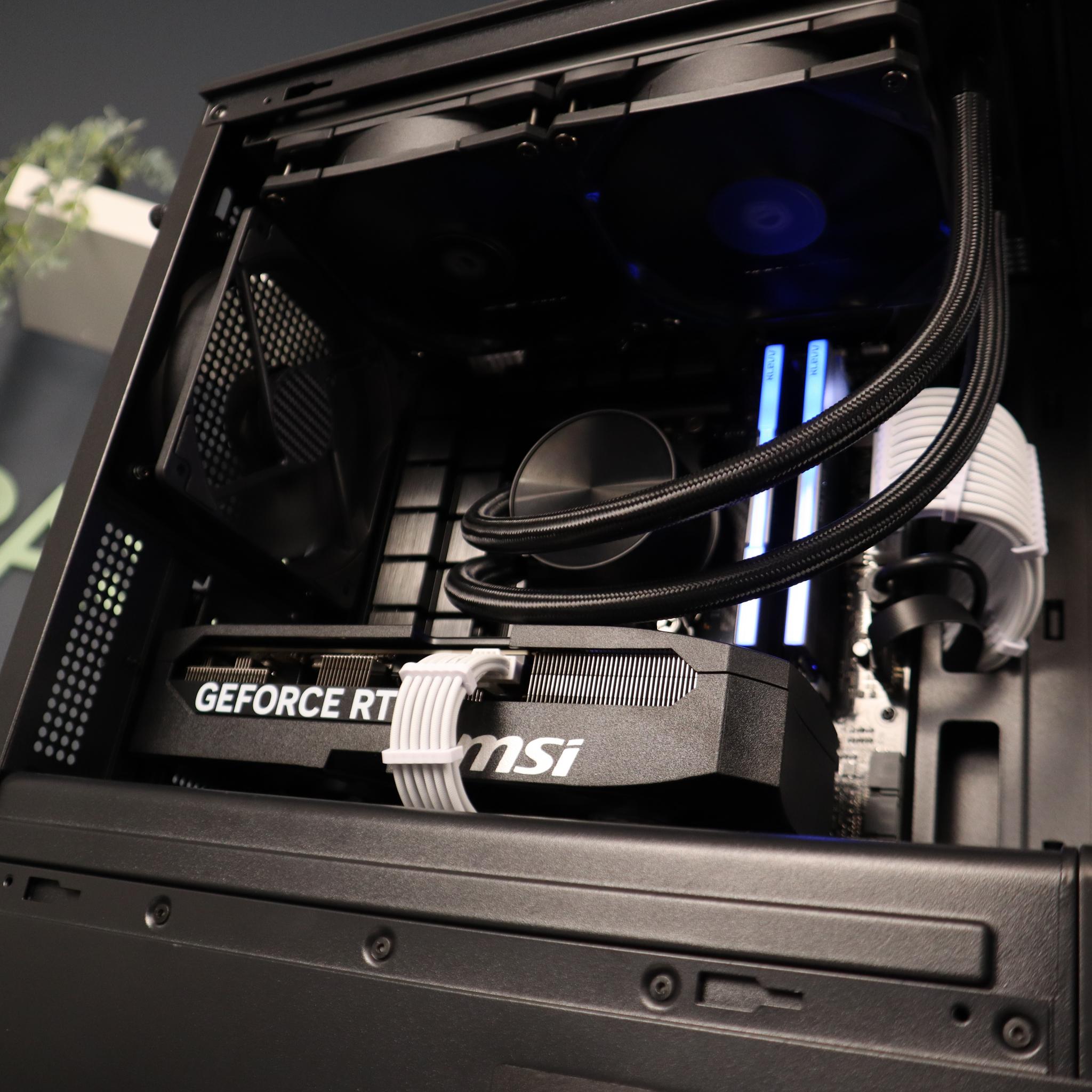BRAND NEW 5070 GAMING PC | 9600X | 32GB DDR5 | 1TB NVME | 240MM AIO | 850W PSU |