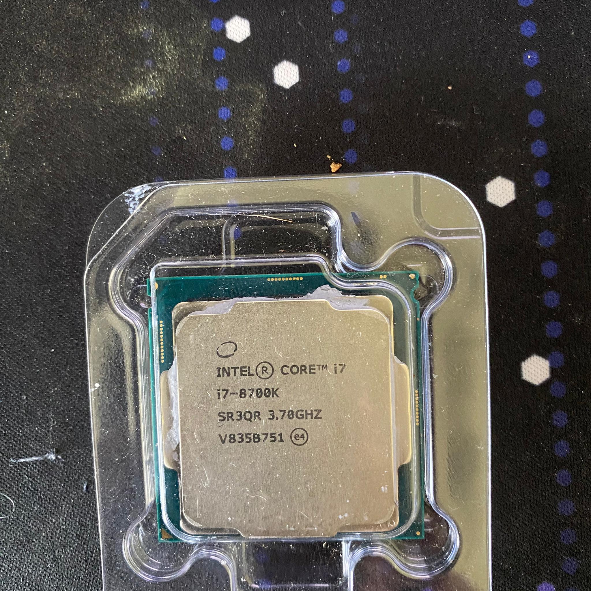 Used Good i7 8700k hits 5ghz