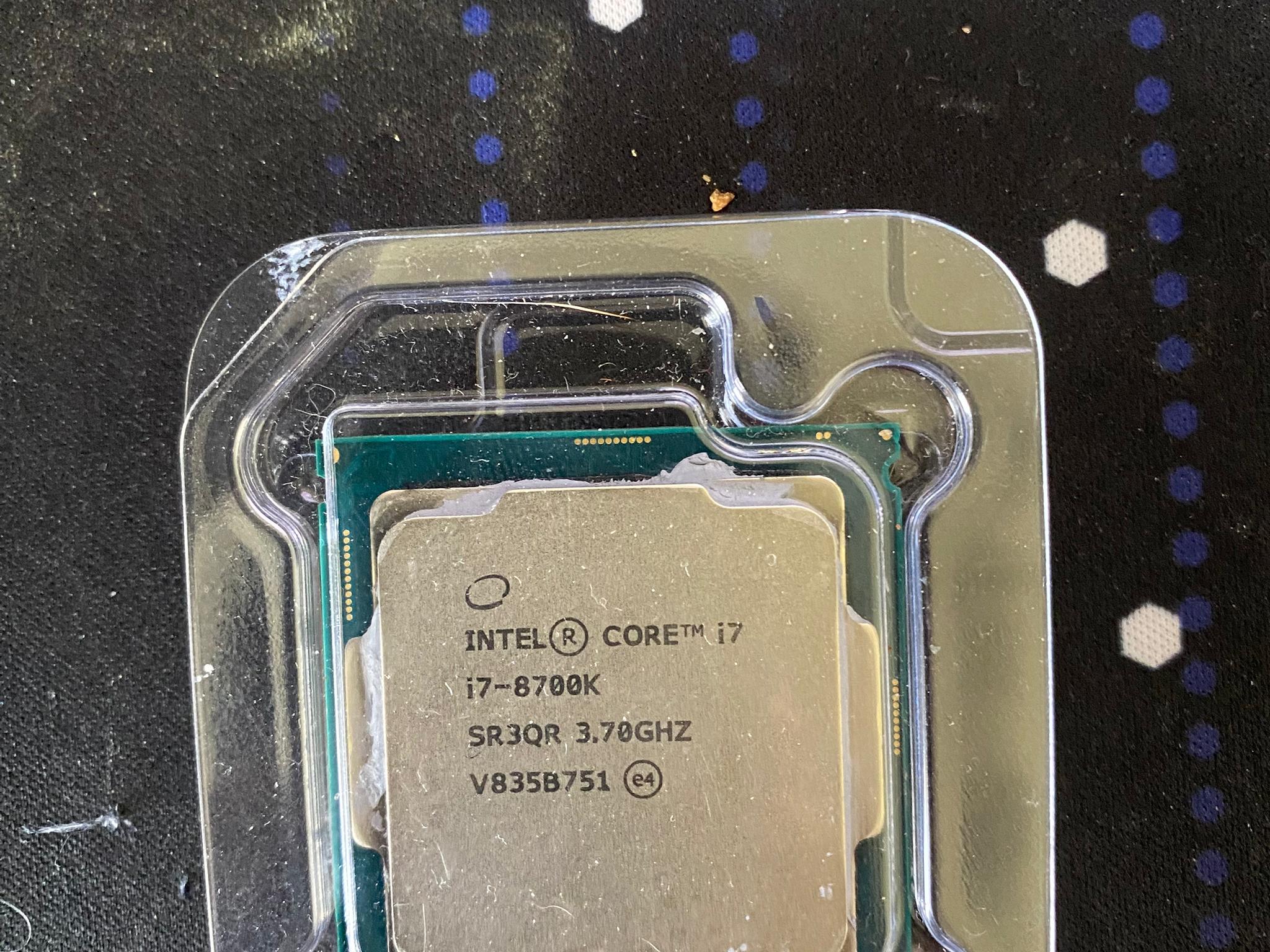Used Good i7 8700k hits 5ghz