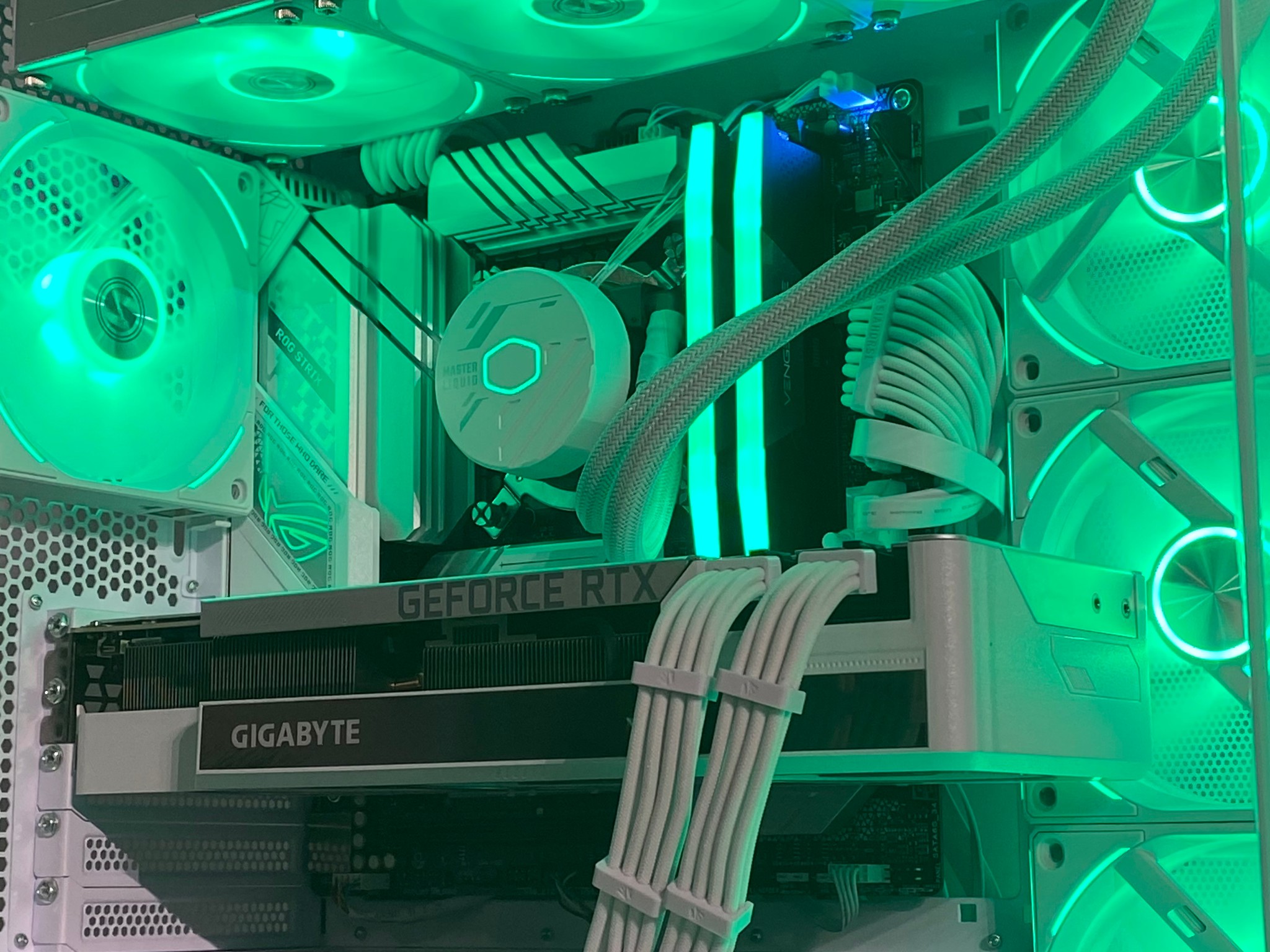 Manganese II i7 13700k, RTX 3080 Ti, 32GB DDR5 7200 2TB NVME