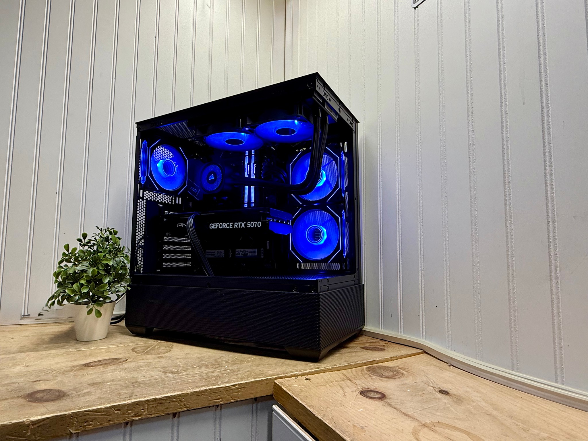 BLACK FRIDAY WEEK 1 DARK FORCE 13700kf/5070/32g ddr5/2TB NVME+2TB SSD/750watt psu/240mm AIO