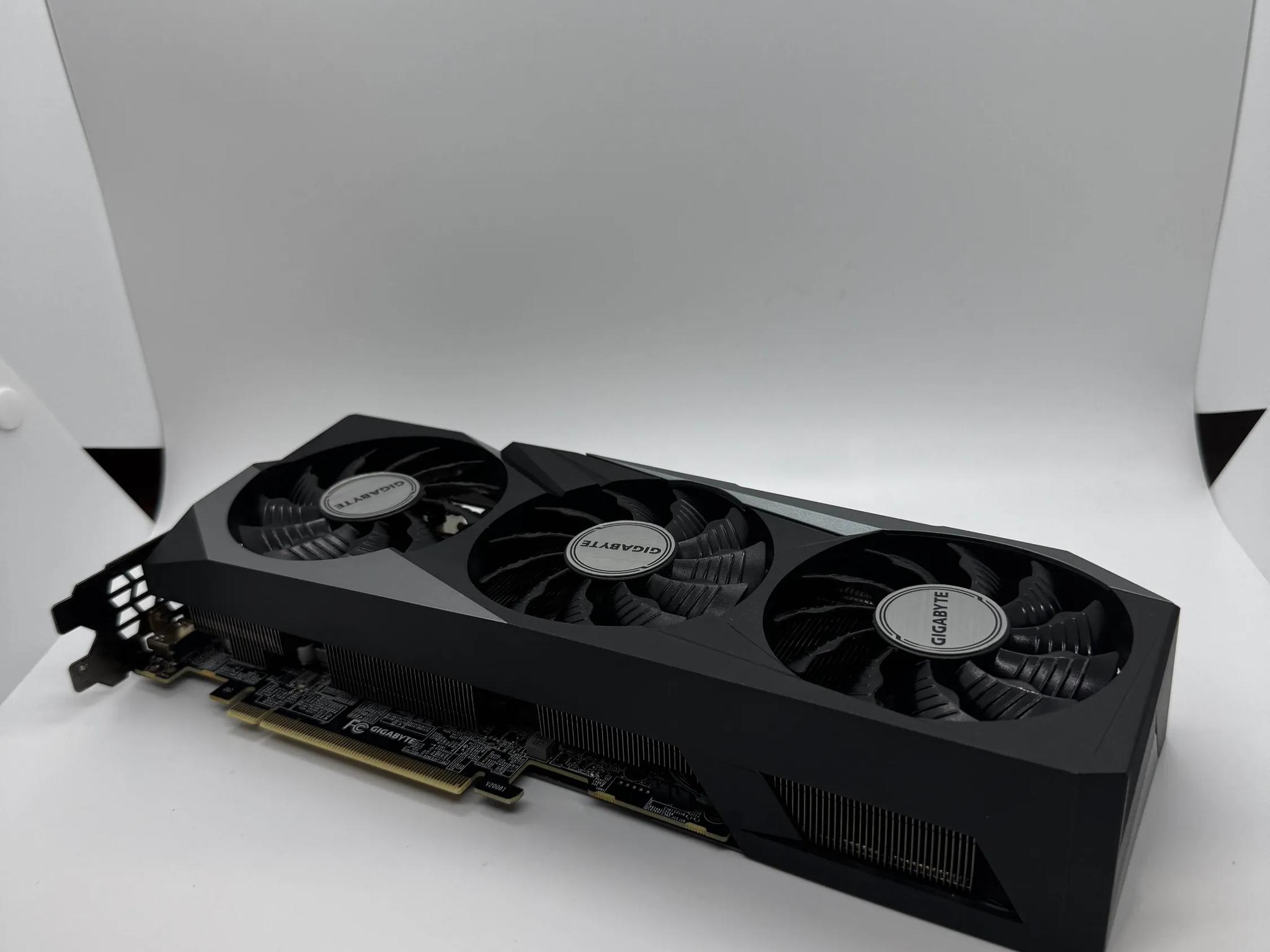 Gigabyte GAMING OC GeForce RTX 3070 8 GB Video Card