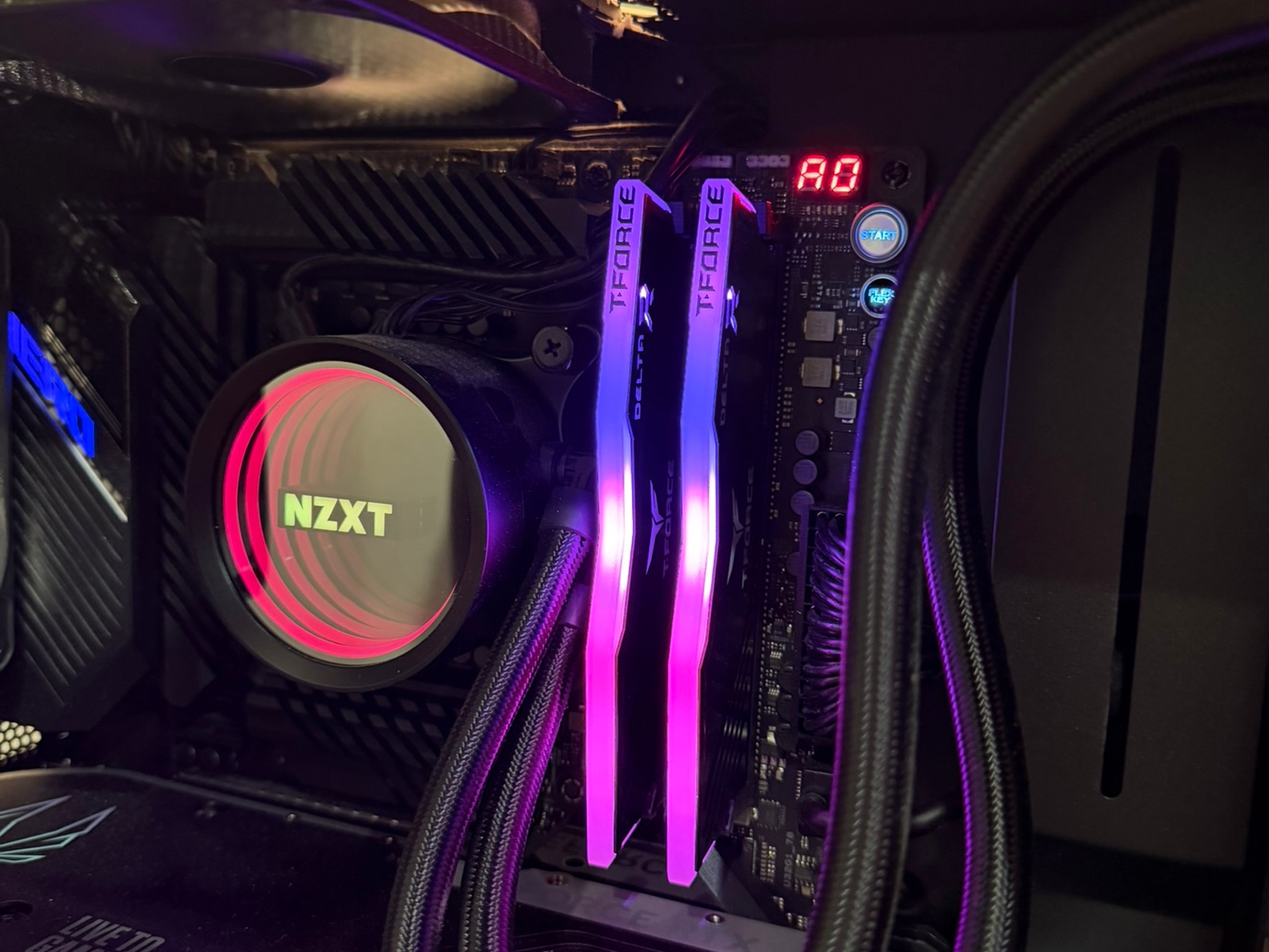 TEAMGROUP T-Force Delta RGB DDR4 32GB