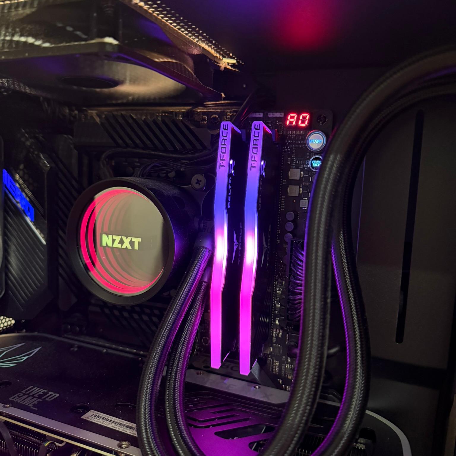 TEAMGROUP T-Force Delta RGB DDR4 32GB