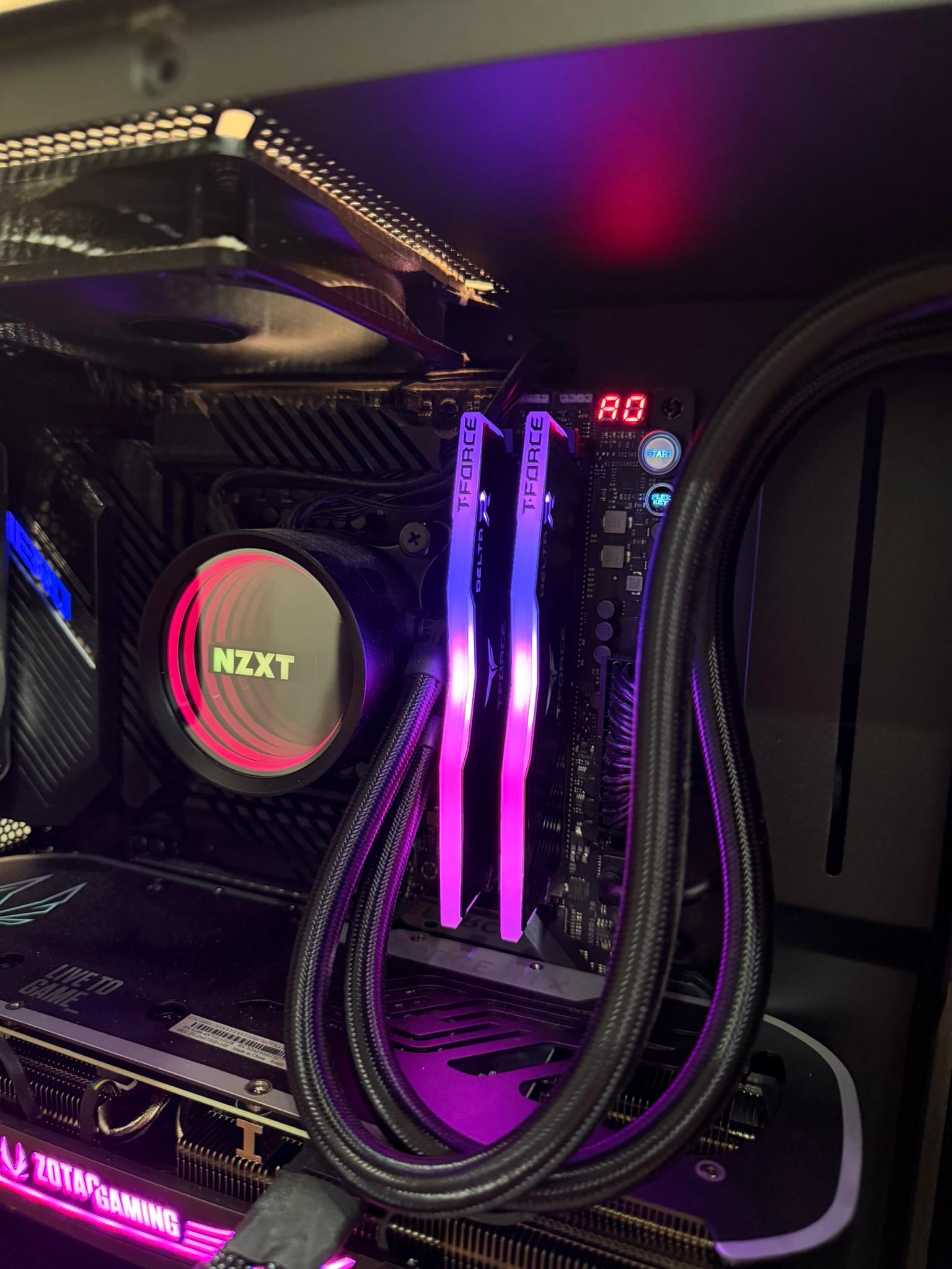 TEAMGROUP T-Force Delta RGB DDR4 32GB