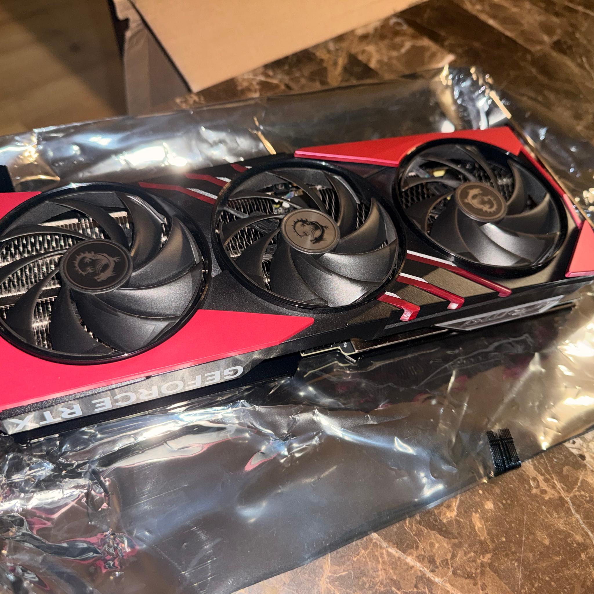 MSI GeForce RTX 4070 SUPER 12G GAMING X SLIM MLG