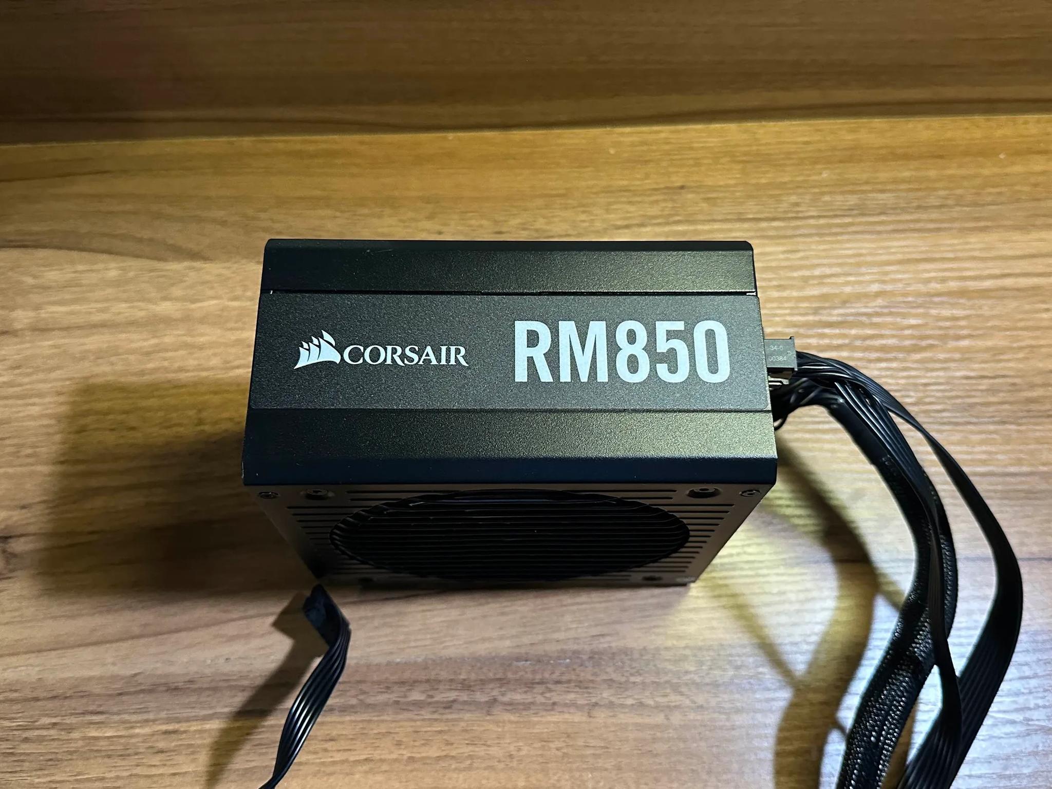 Corsair RM850 850W 80+ Gold ATX Modular Power Supply (Missing cables)