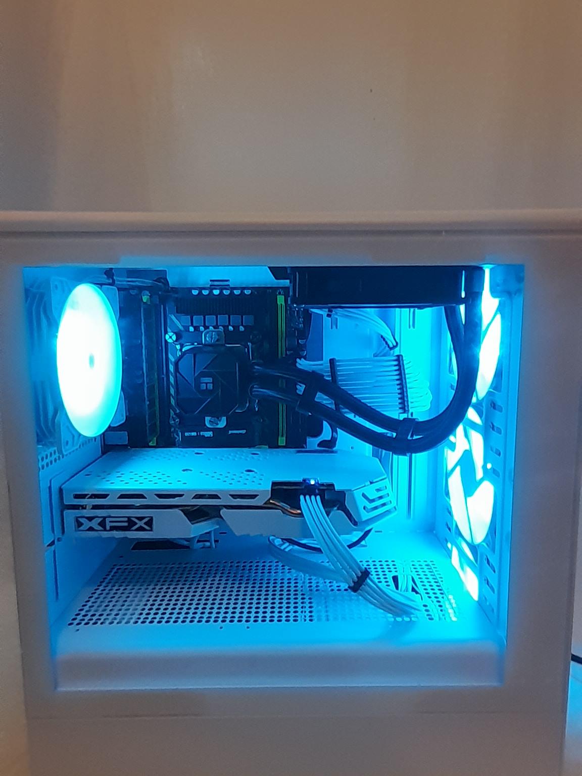 GLACIER PHANTOM WHITE GAMING PC 1080P HIGH SETTINGS