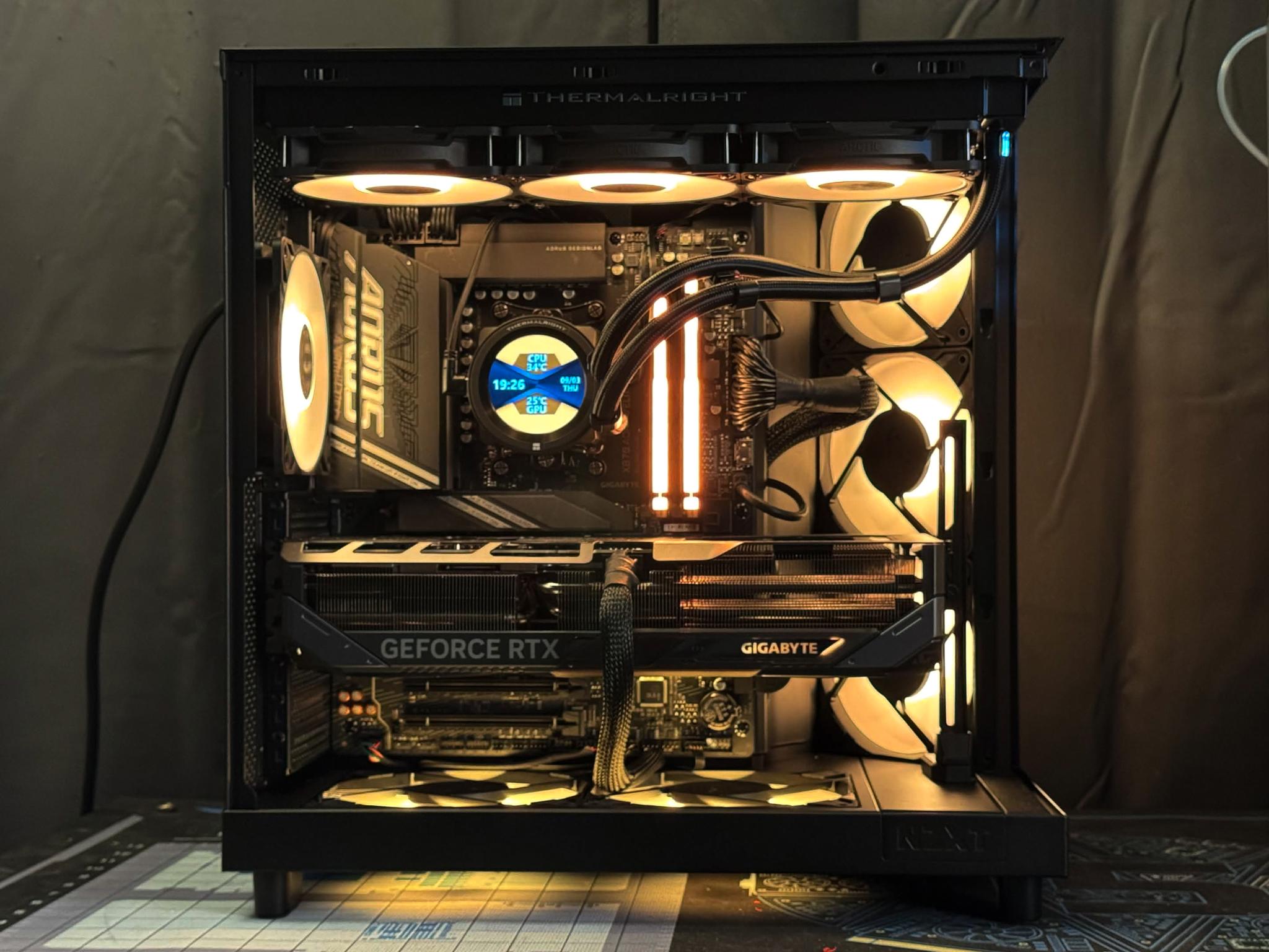 Amber - 9850X3D, RTX 5080, 2TB SSD, Wifi
