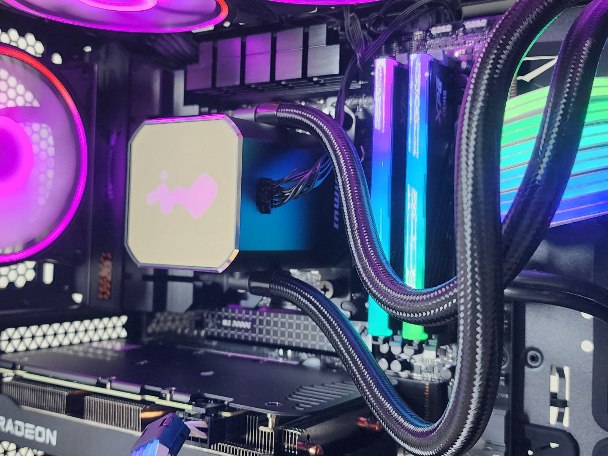 Gaming PC Ryzen 7 9700X 32GB RAM 1TB SSD 9060 XT 16GB Windows 11 Computer
