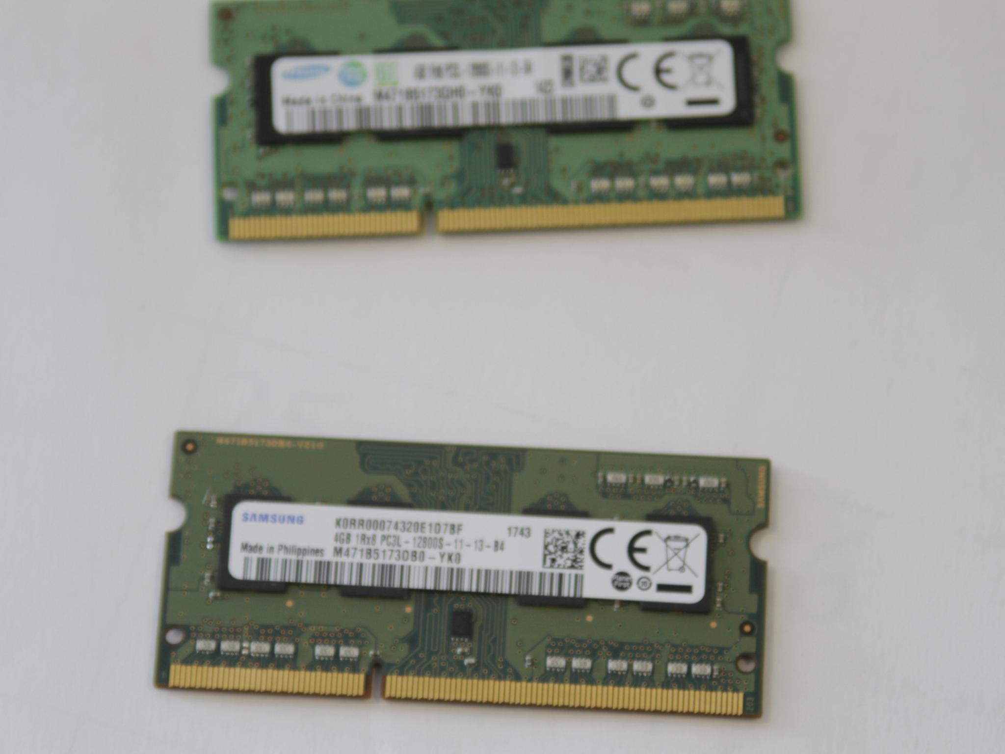 2 x 4GB Samsung DDR3-1600 SODIMM
