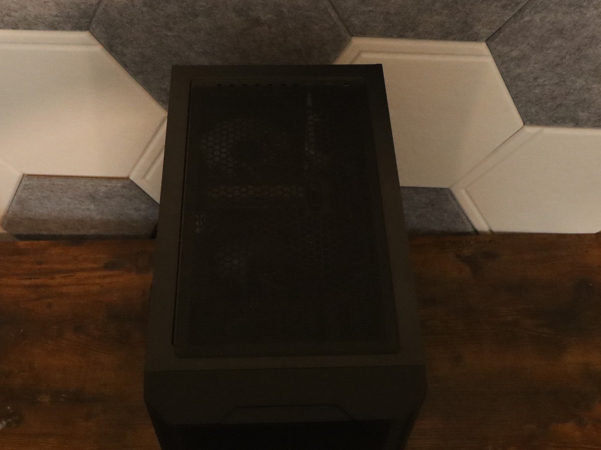 Gaming PC | RX 580 8gb | i7 7700 | 16gb DDR4 Ram | 850 gb storage | windows 11 & wifi