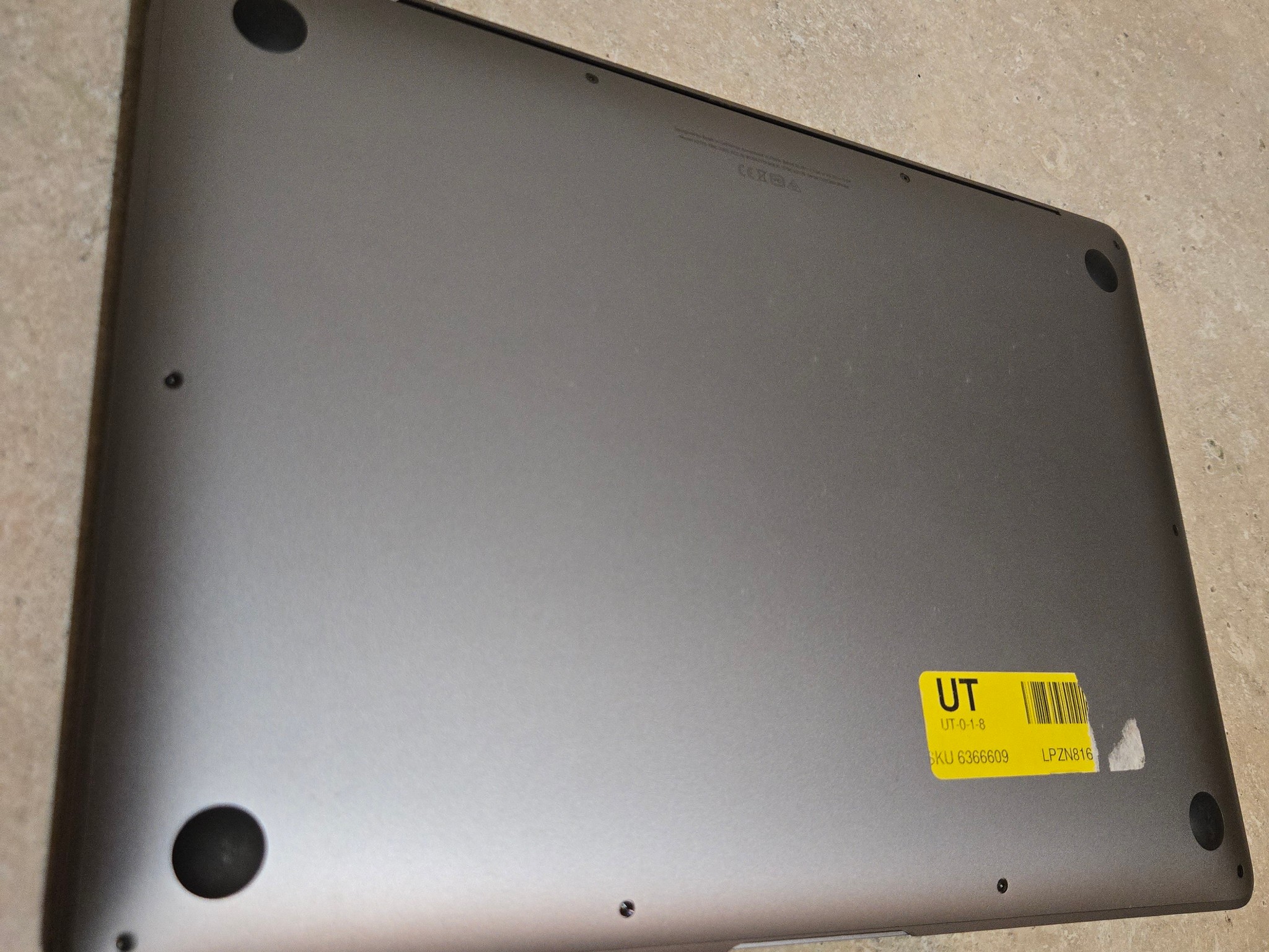 Apple Macbook Air 13 inch Laptop - 2020 - 256GB SSD - intel i5 - Model A2179