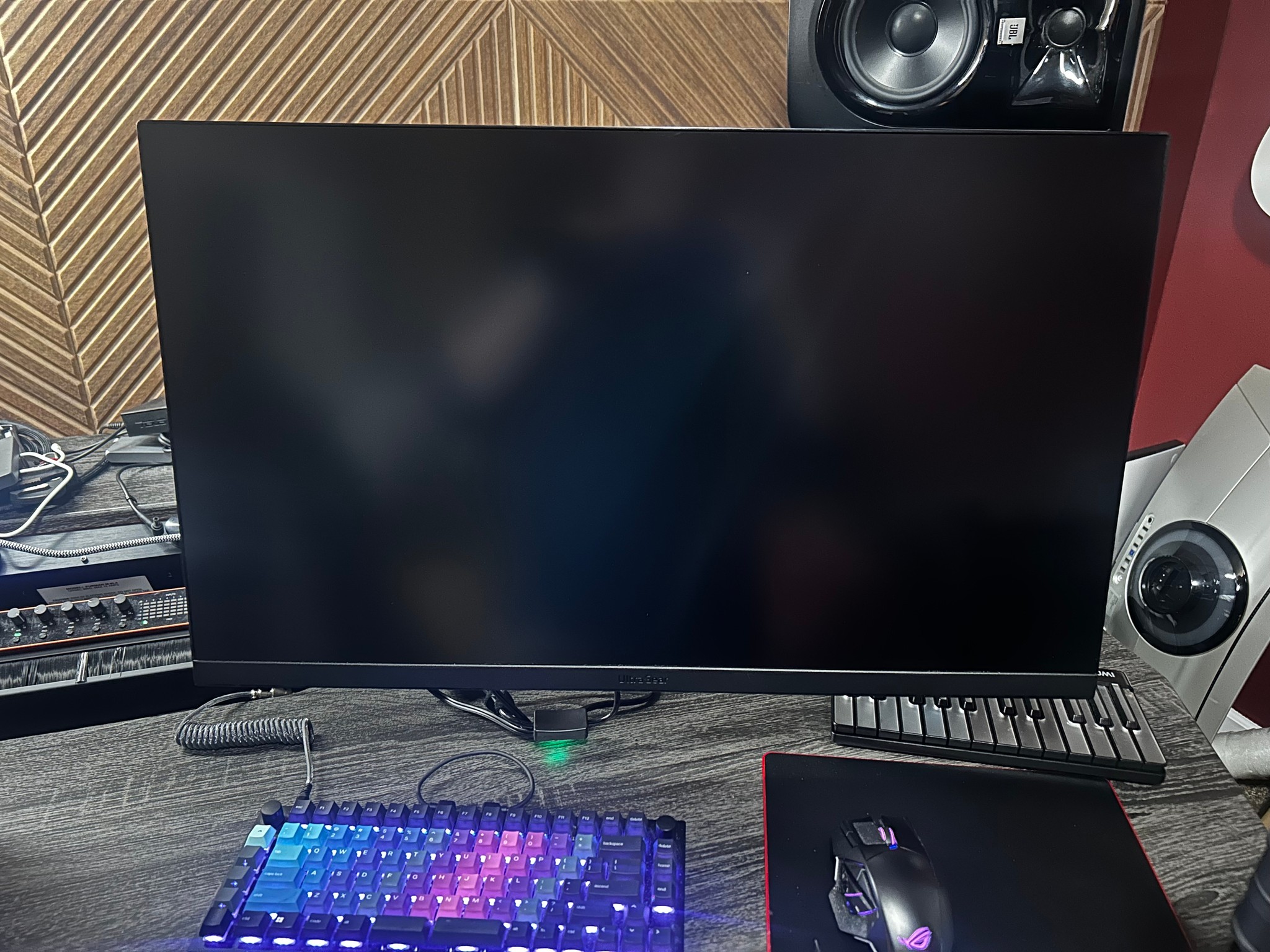 LG-UltraGear 32” (144hz) 4K (3840x2160) Gaming Monitor with NVIDIA® G-SYNC® Compatible
