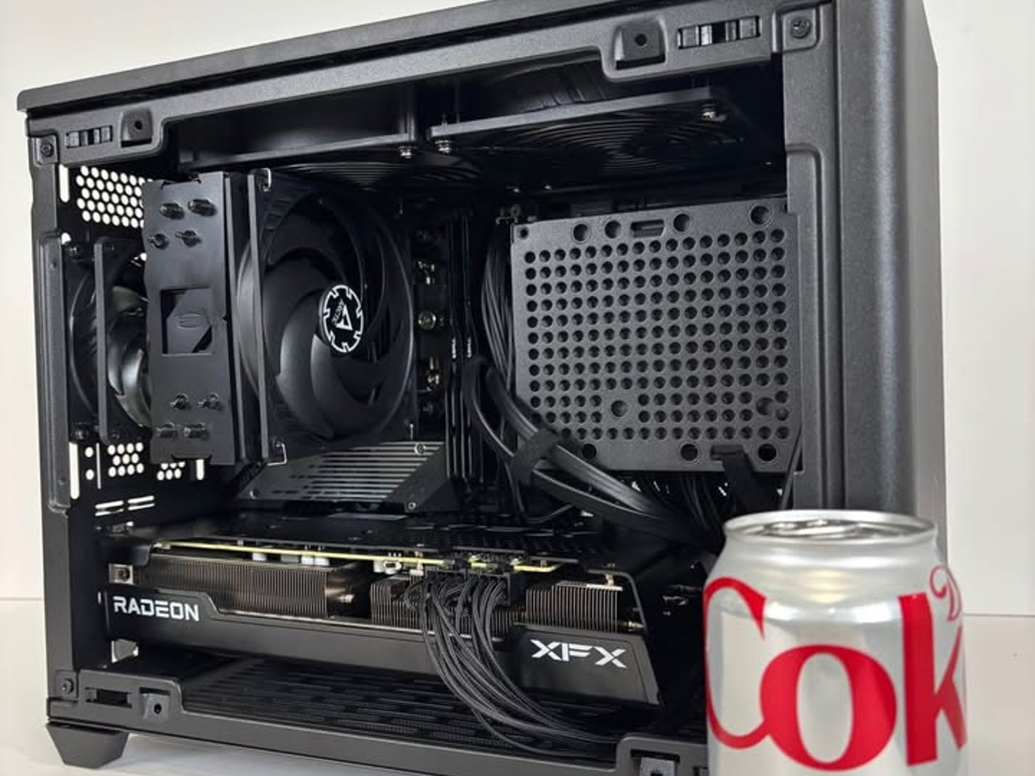 NR200 AMD 7600X+7600XT Compact Productivity