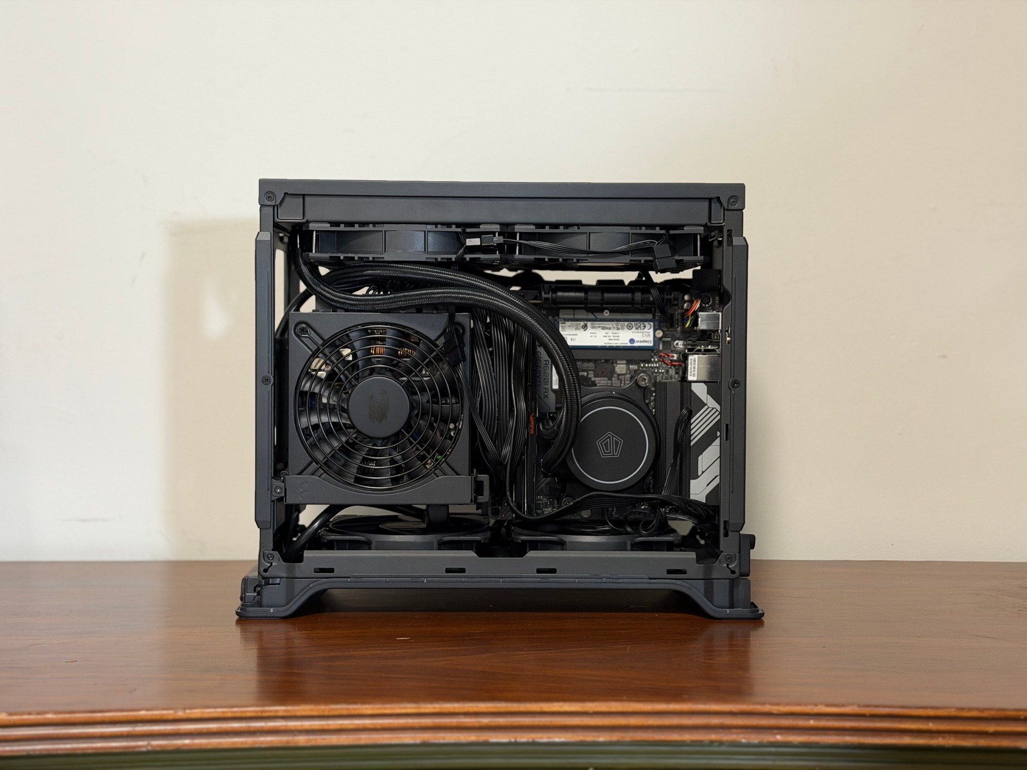 RTX 5070 | Ryzen 5 7600X | 16GB DDR5-6000 | A620I Mini-ITX | 1TB SSD | 700W SFF PSU