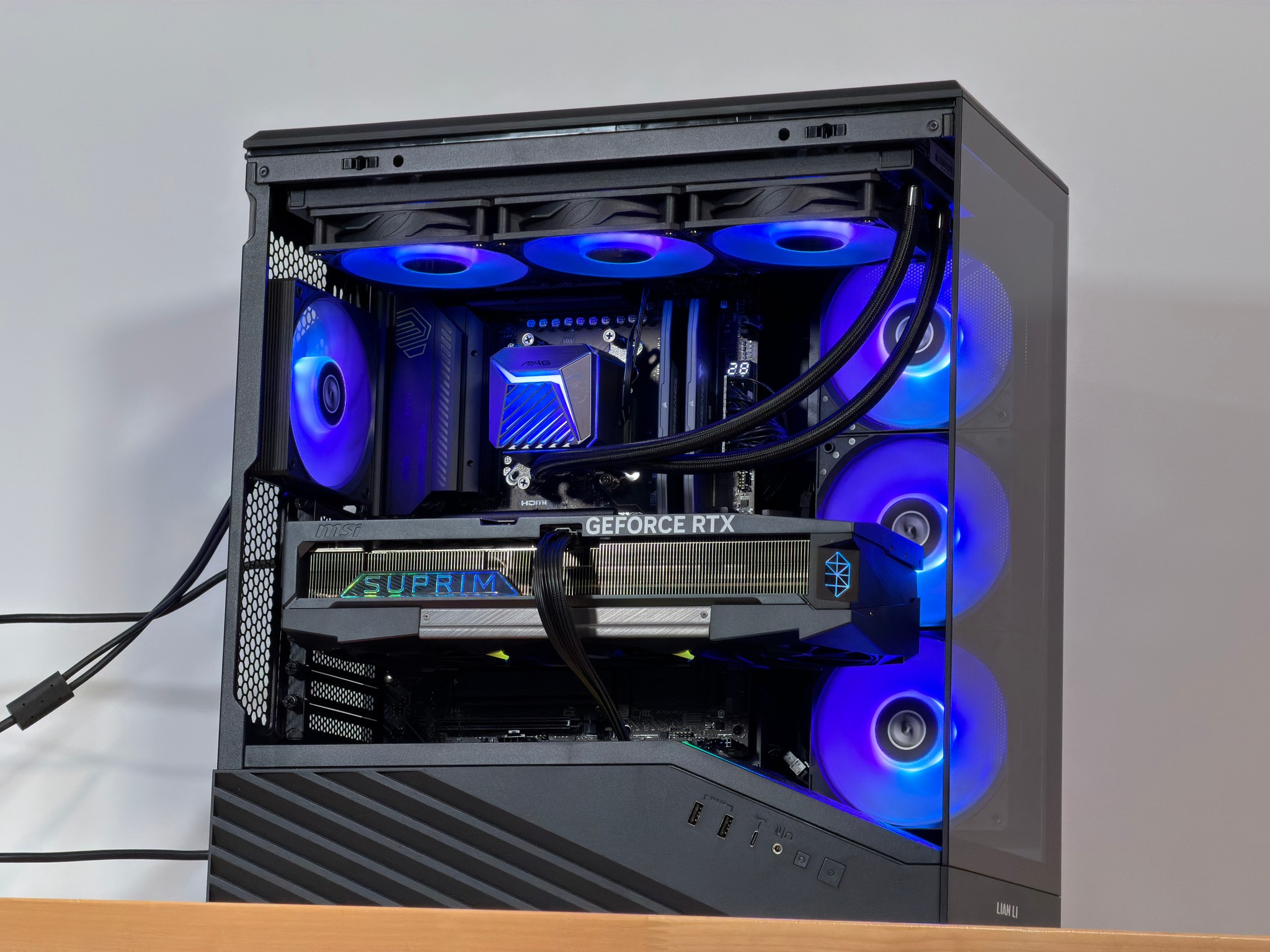 RTX 5090 Suprim Ryzen 7 9800x3d Gaming PC