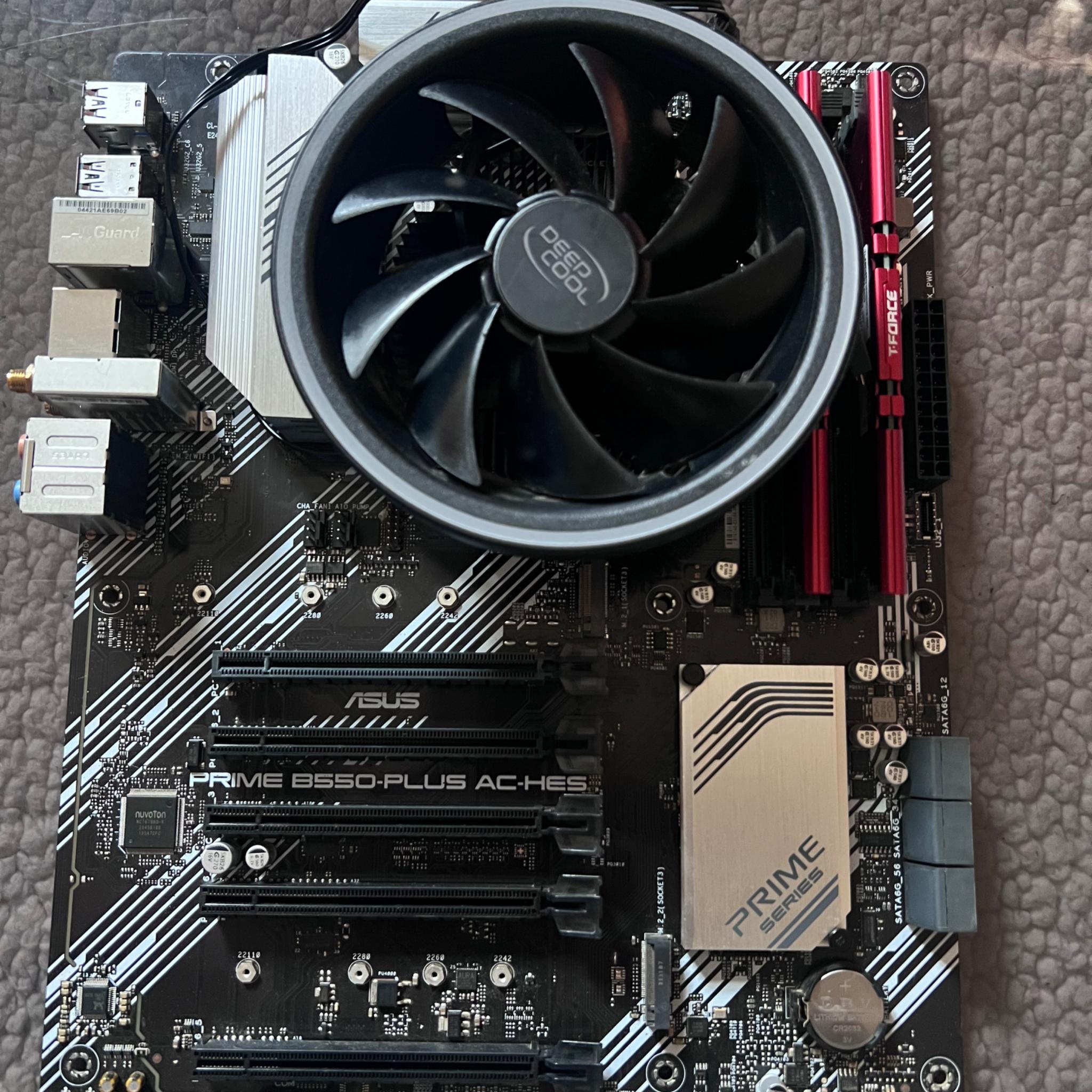 Asus PRIME B550-PLUS AC-HES / Ryzen 5 5500 / 16gb DDR4 @ 3600Mhz W/ DeepCool UD551 aircooler