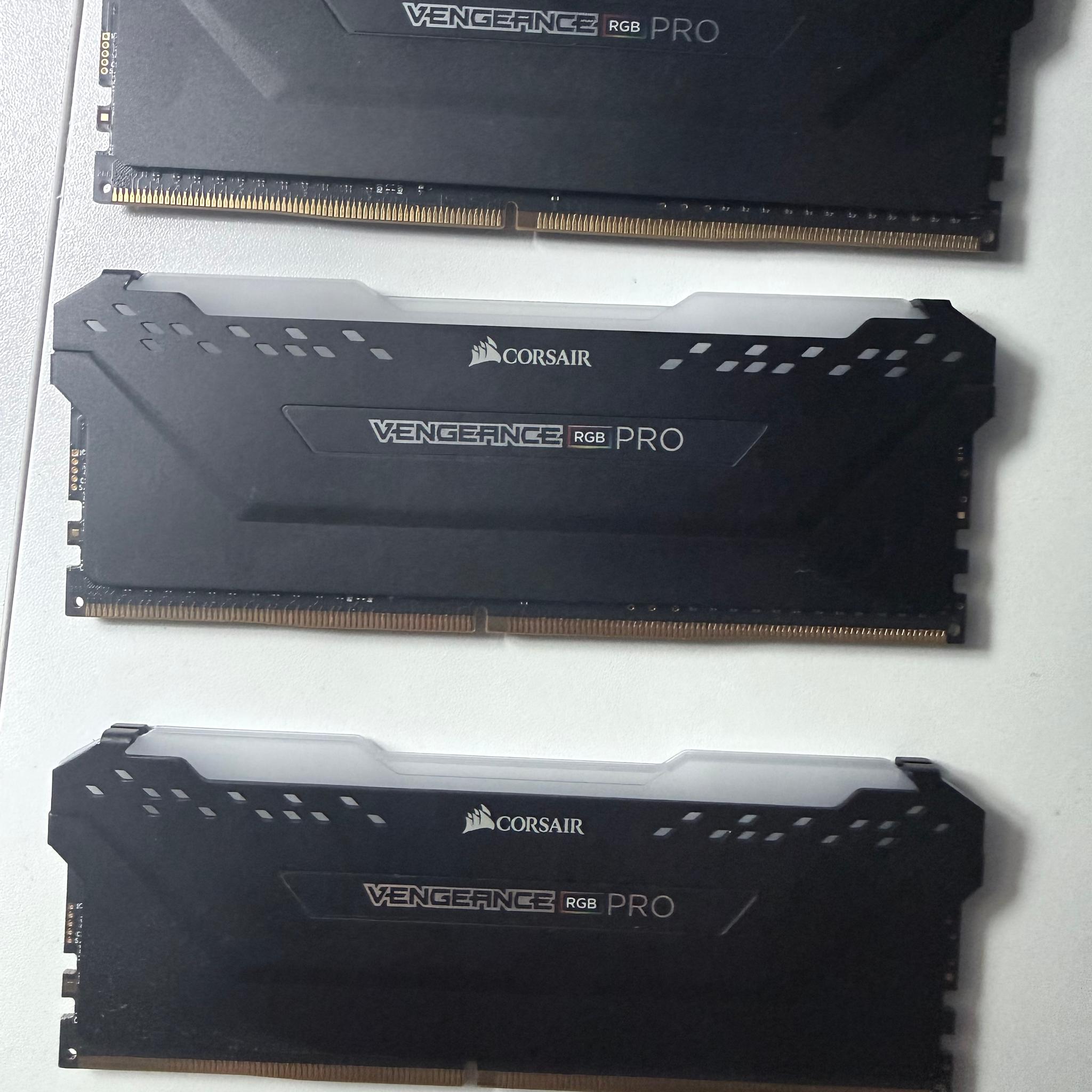 CORSAIR - VENGEANCE RGB PRO 24GB (3x8GB) DDR4 3200MHz C16 UDIMM Desktop Memory - Black