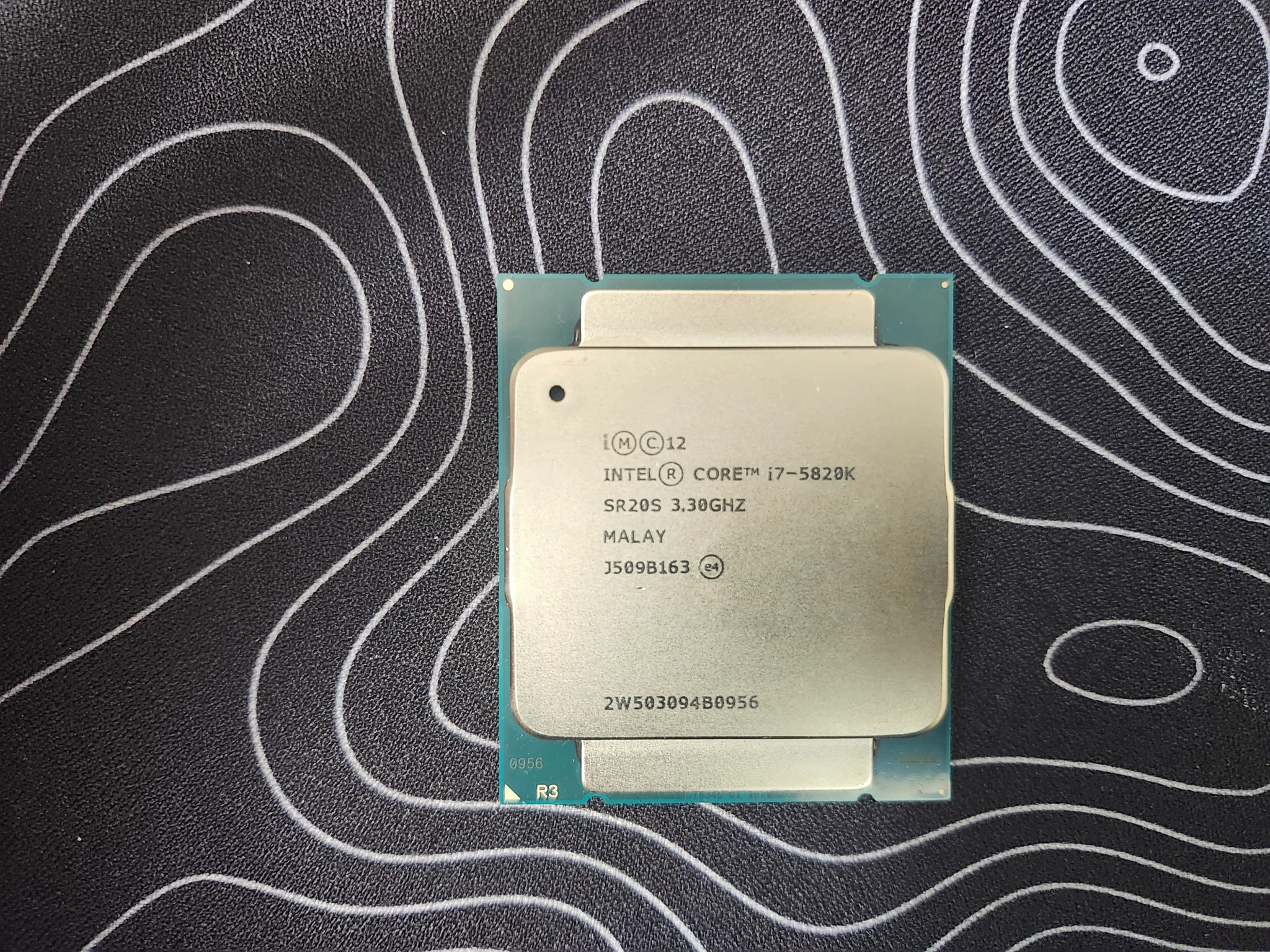 i7 5820k 6 Cores and 12 Threads