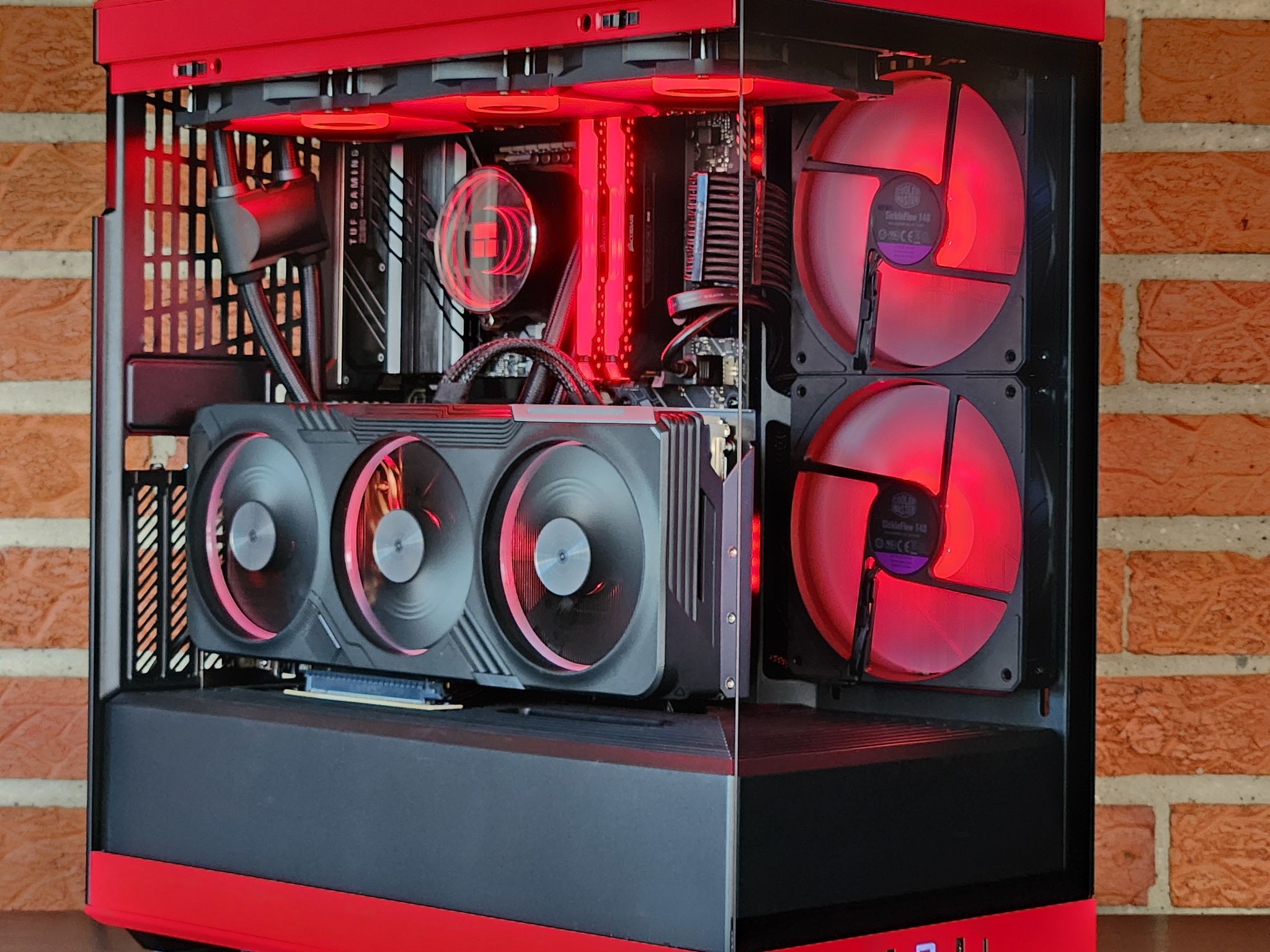 RTX 4070 Ti // i9 11900k // 360MM AIO // 32GB RAM // 1TB SSD