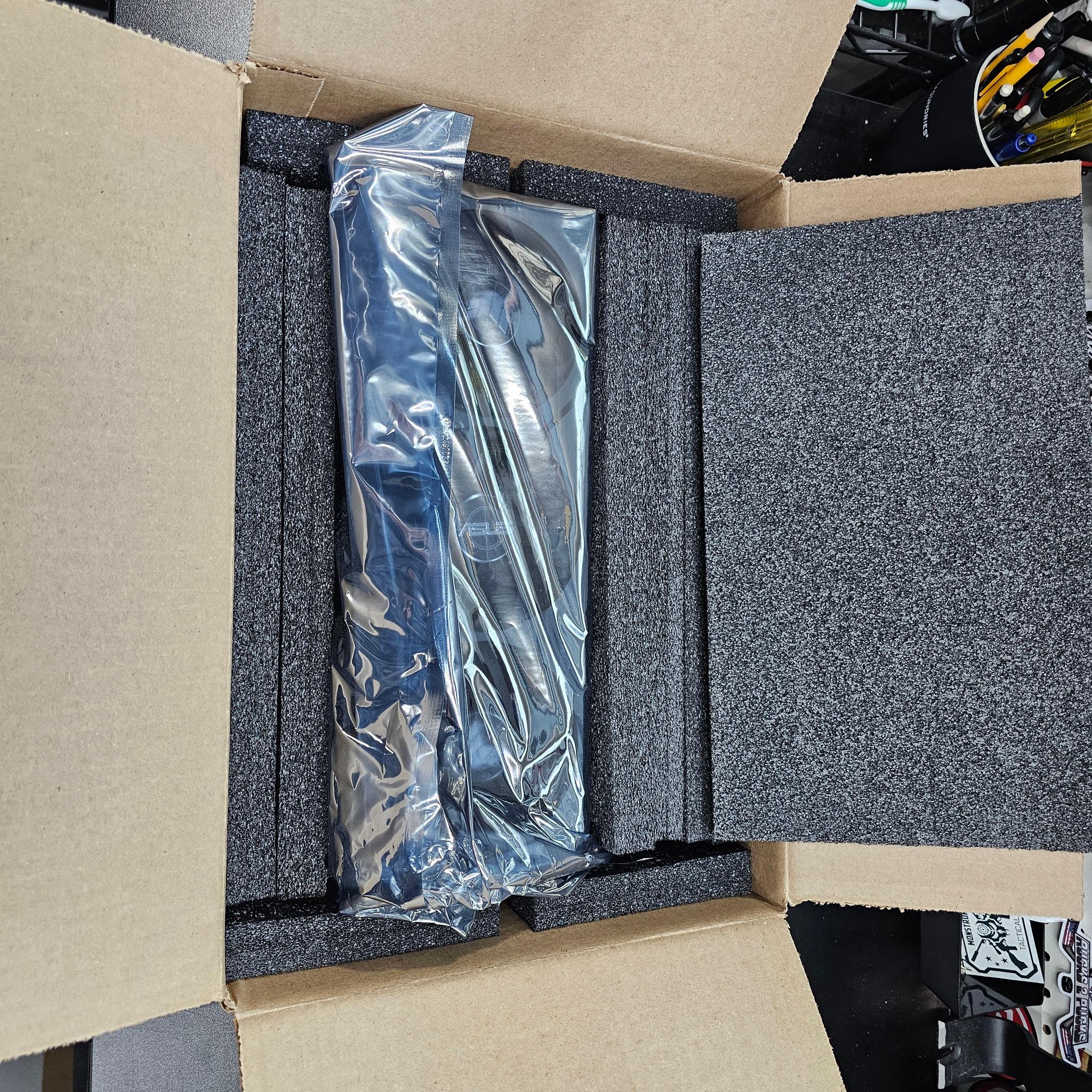 ASUS TUF 7900 XTX - Refurbished (never installed)