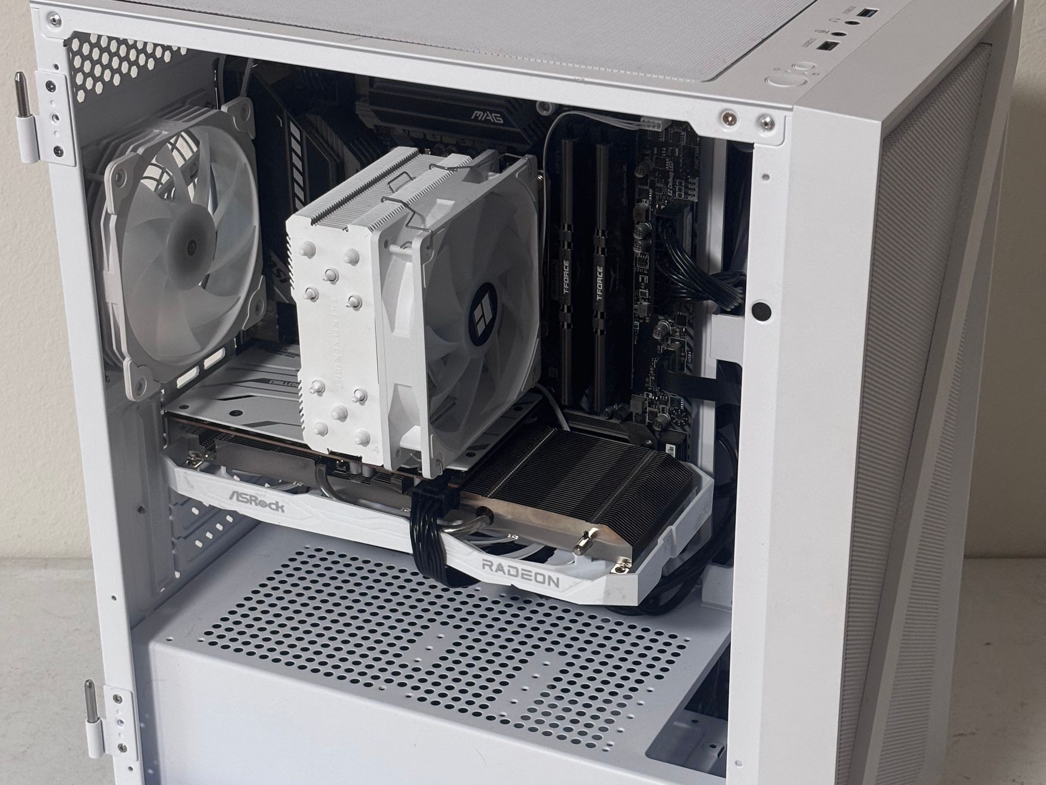🤍Perfect for 1080p gaming has Intel i3 10th gen and rx 6600! All White ARGB🤍