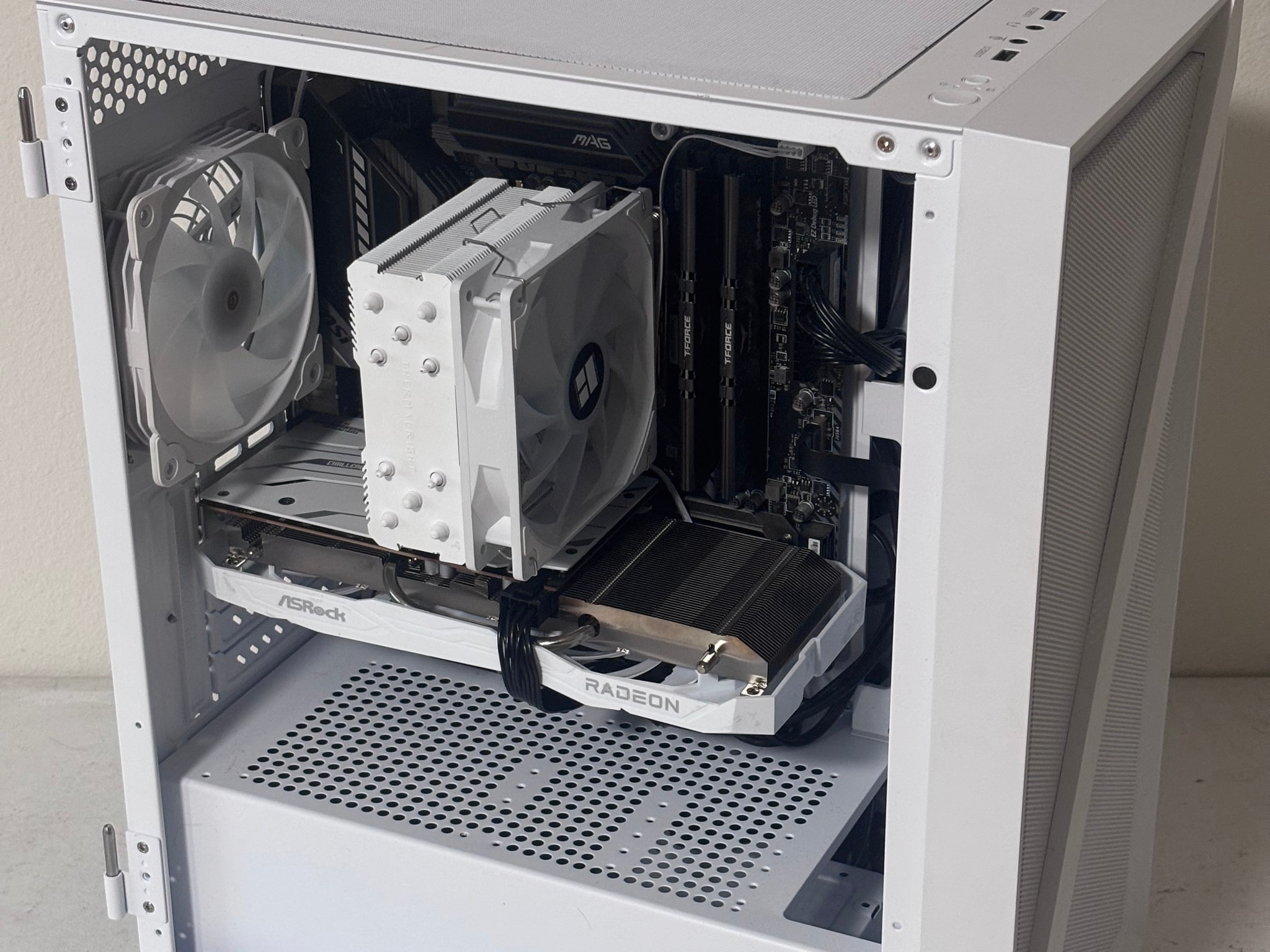🤍Perfect for 1080p gaming has Intel i3 10th gen and rx 6600! All White ARGB🤍