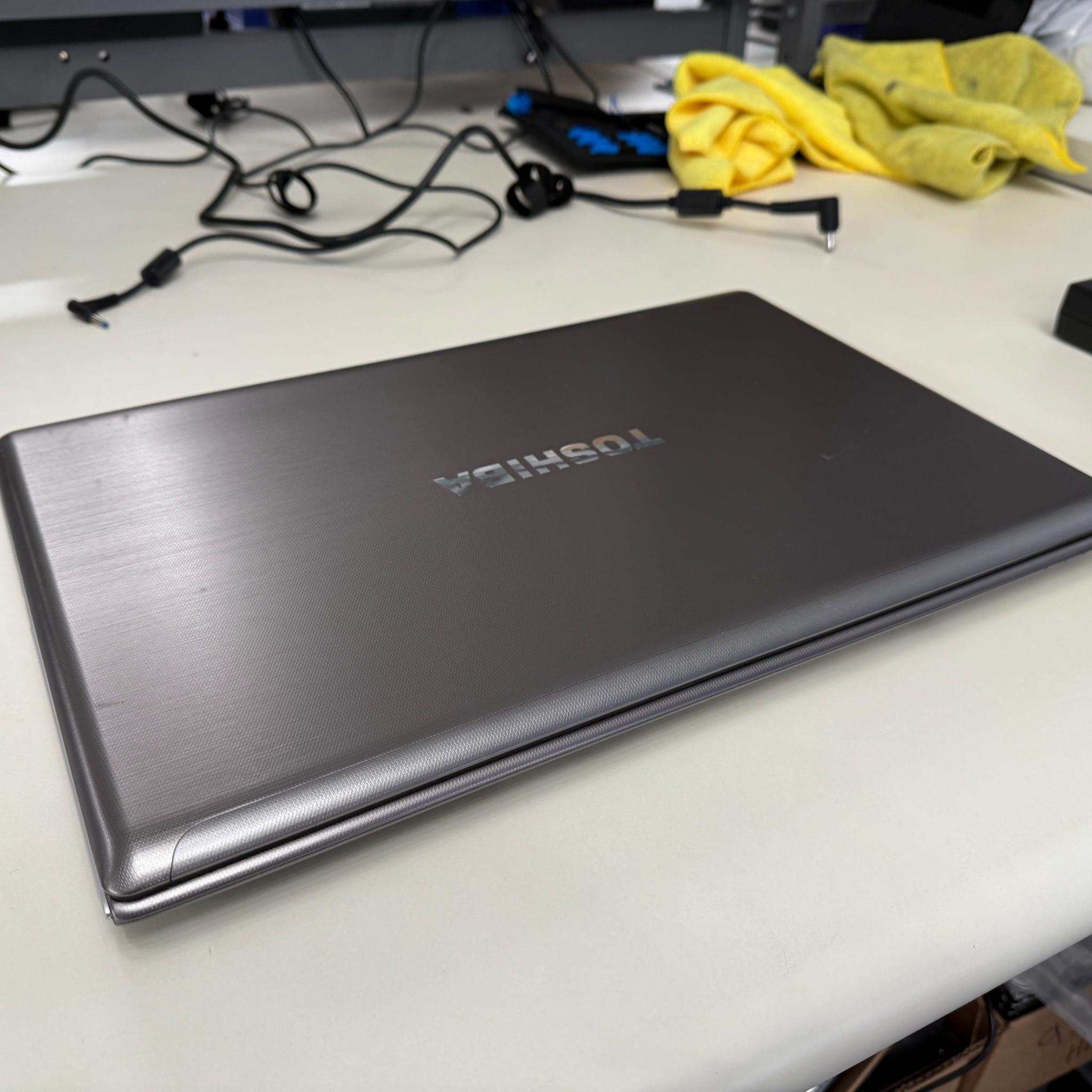 Toshiba Satellite P870- i7-3630QM+GeForce GT 630m+ 32GB Ram+ 256 SSD+W10