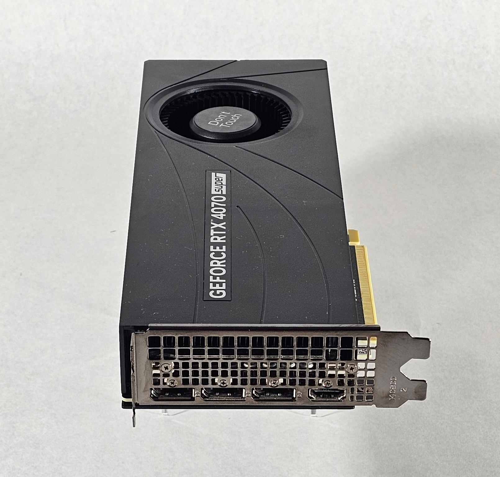 ASUS DUAL EVO OC GeForce RTX 4070 SUPER - Image 4