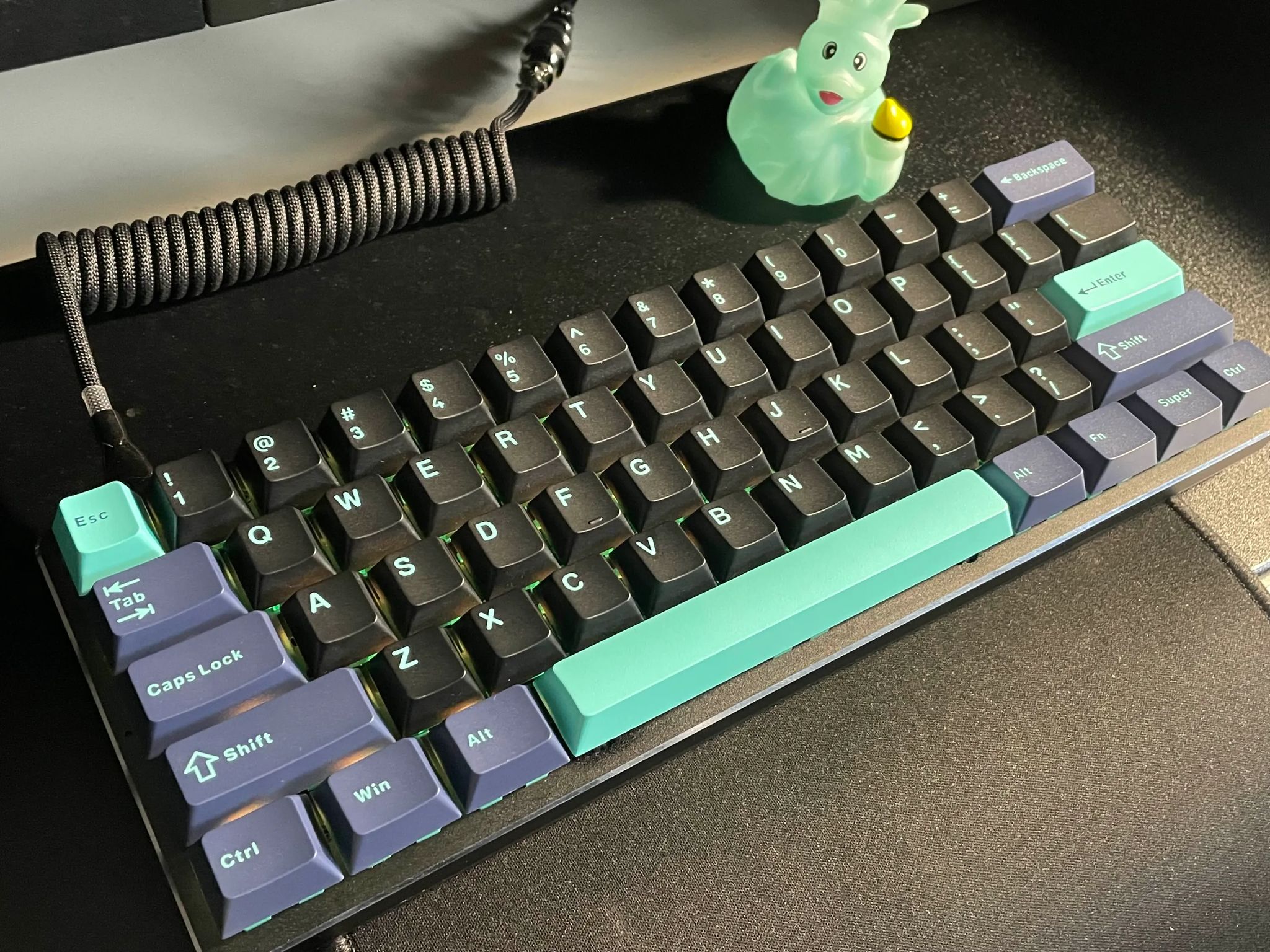 Custom GMMK "Sea" Mechanical Keyboard. Linear. Tape, Foam and O-ring mod.