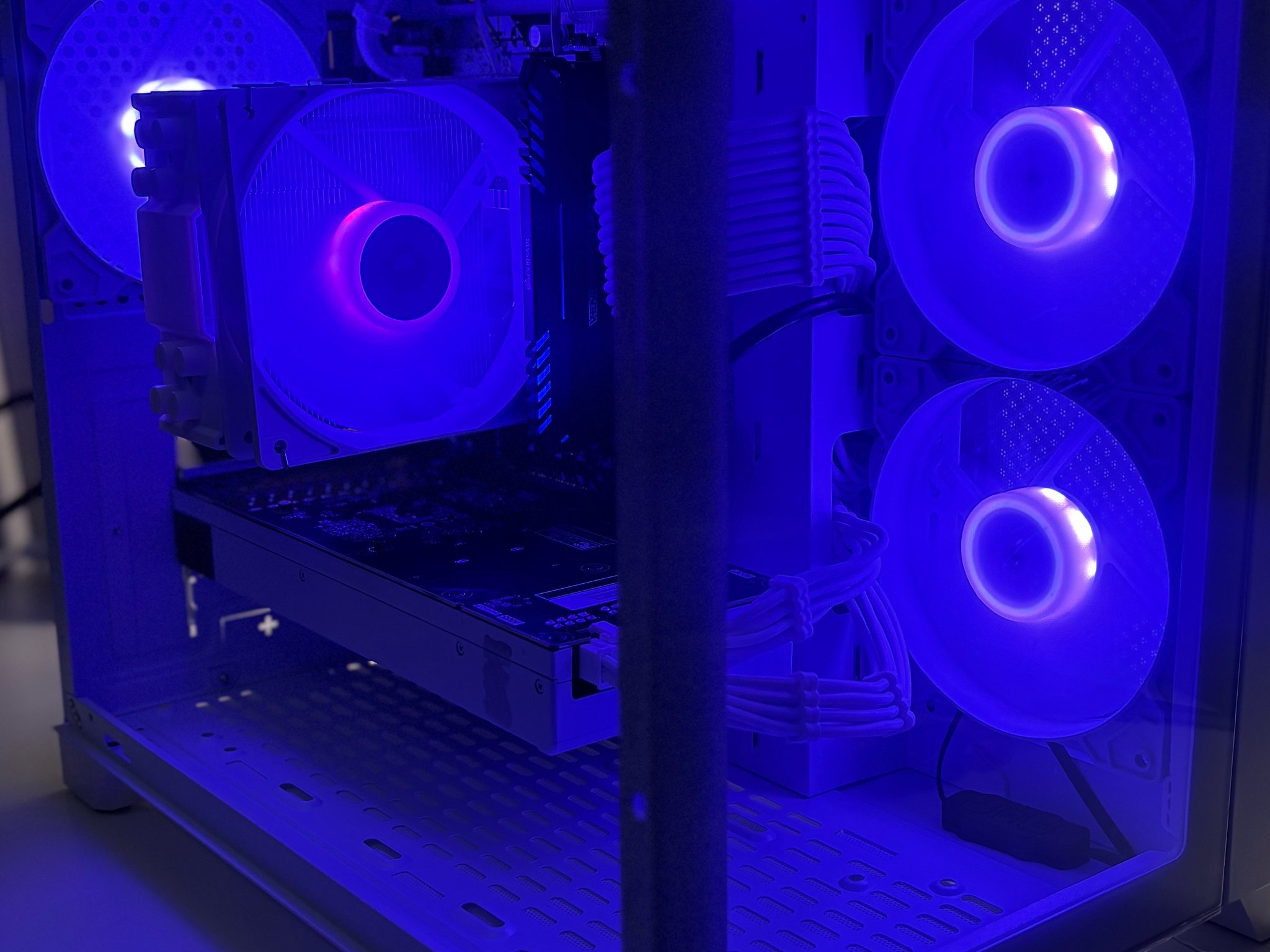 White Gaming PC - RTX 3070, Ryzen 5 3600, 16GB RAM, 512GB SSD