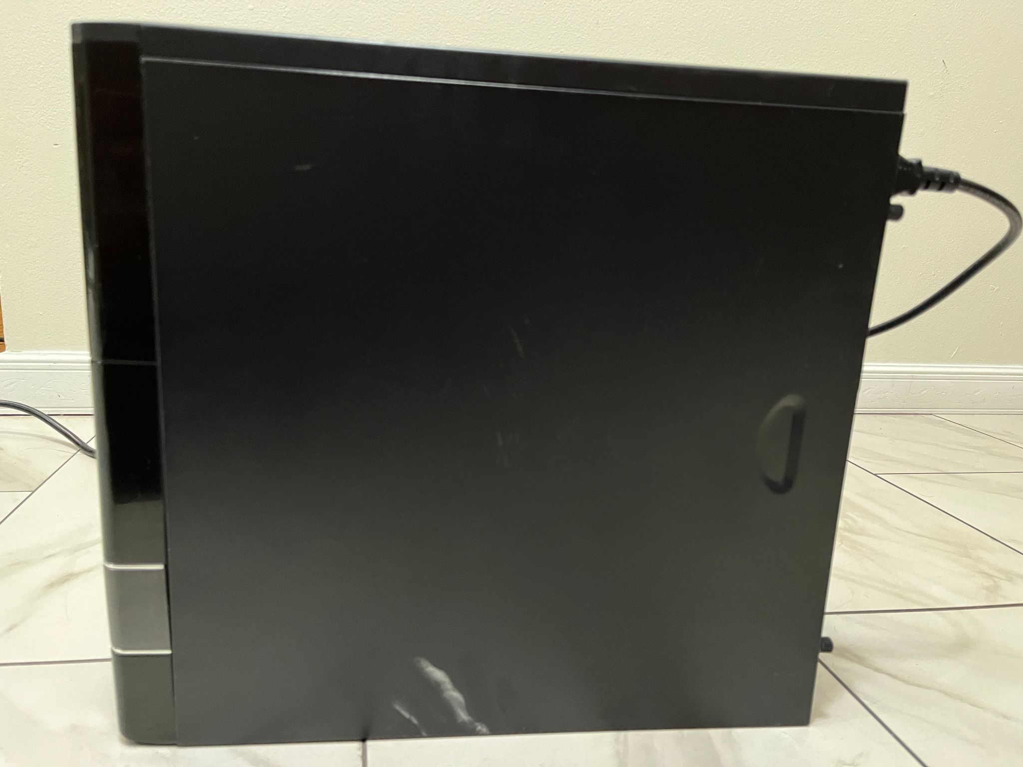 NVIDIA RTX 3060 Ti, Intel Core i5-8600, 16GB RAM, 500GB SSD - Sleeper Gaming PC w/ Wi-Fi & BT