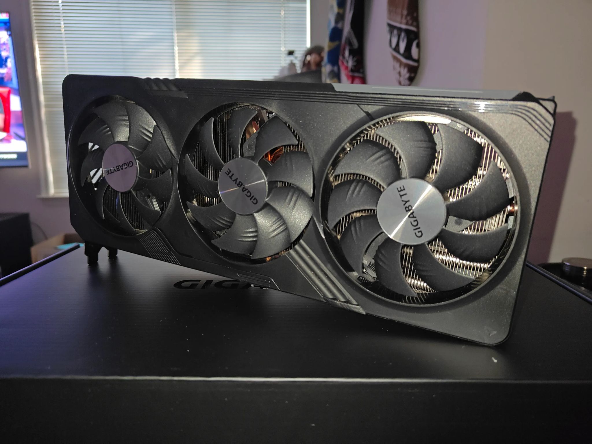 GIGABYTE Radeon RX 7800 XT Gaming OC 16G