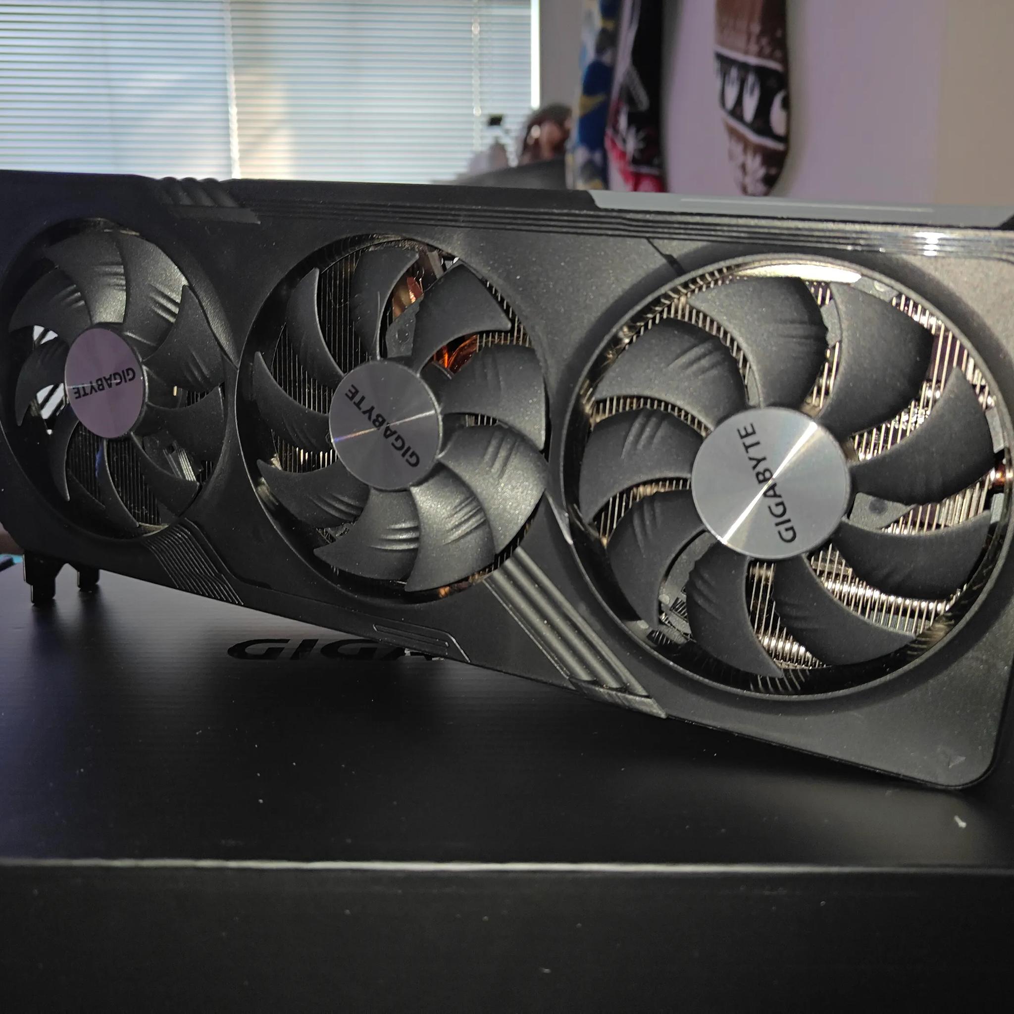 GIGABYTE Radeon RX 7800 XT Gaming OC 16G