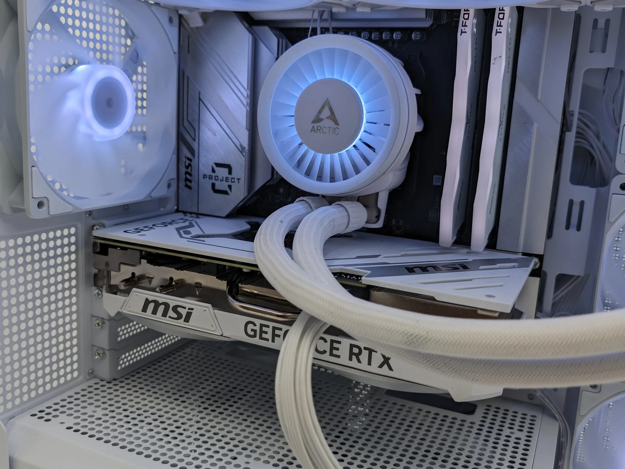 🟩 EMERALD ZERO 🟩 MSI Project Zero - AMD Ryzen 7600x - NVIDIA 4070 Ti Super - 32GB DDR5 - 1TB - 4k