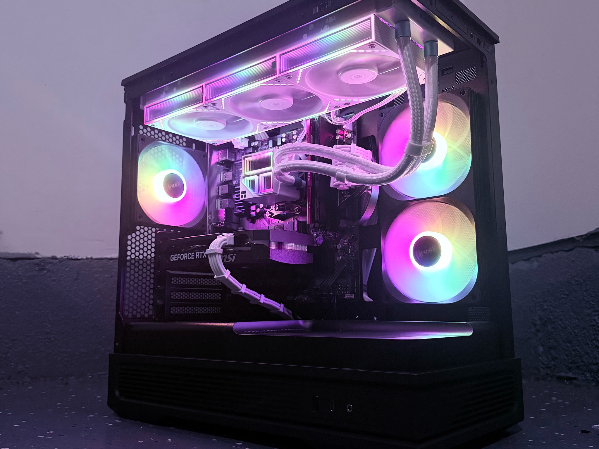 🌈"Radiant Phantom"⚫️| 1080p Gaming | RTX 5060 | Ryzen 5 8400F | 32GB DDR5 | 1TB NVMe