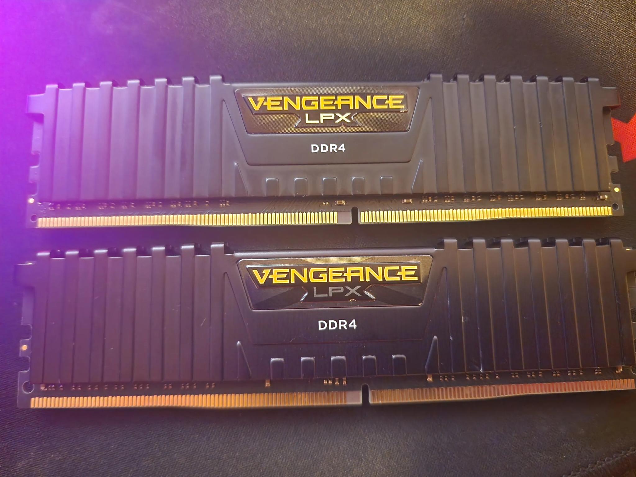 CORSAIR - VENGEANCE LPX 64GB (2x32GB) DDR4 3200MHz