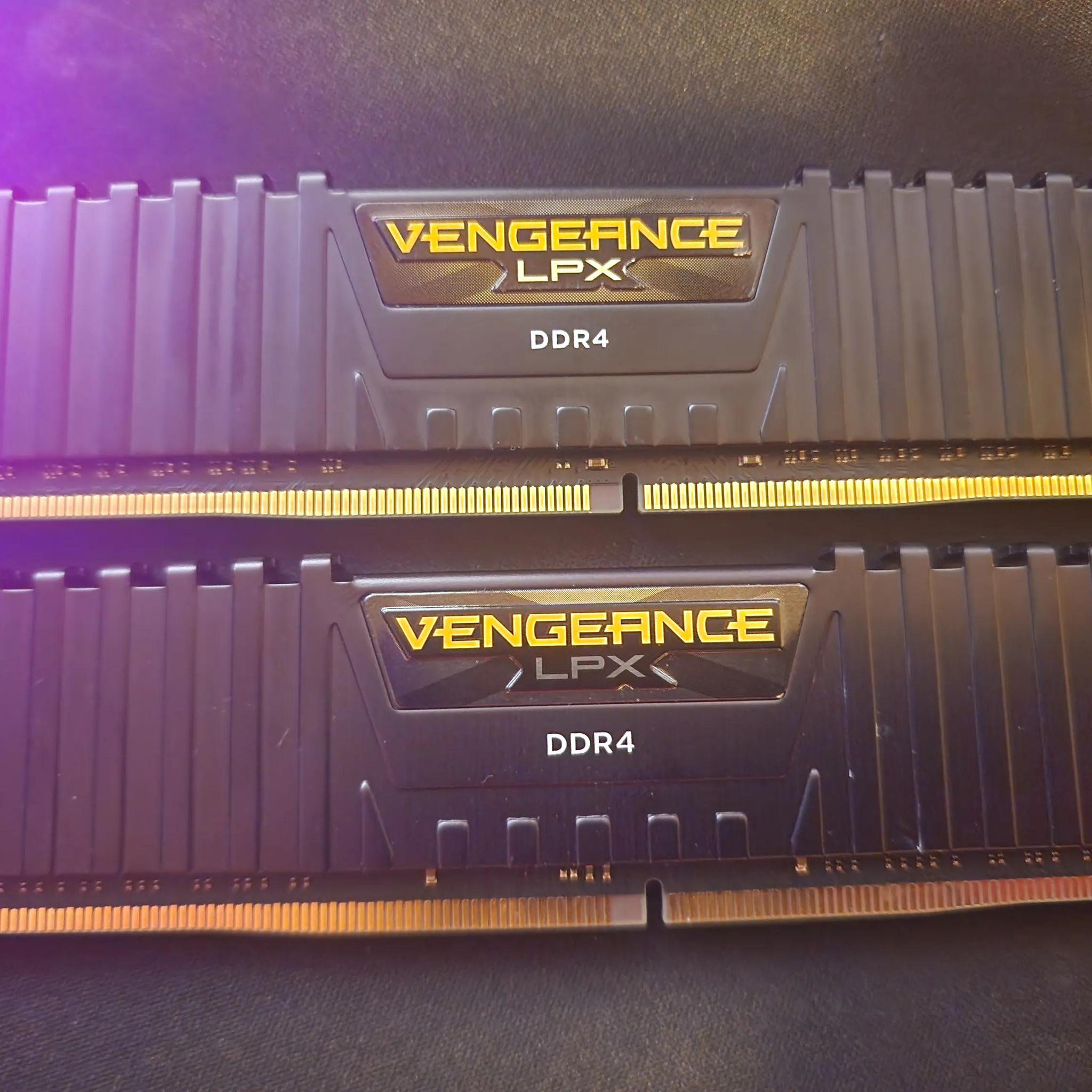 CORSAIR - VENGEANCE LPX 64GB (2x32GB) DDR4 3200MHz