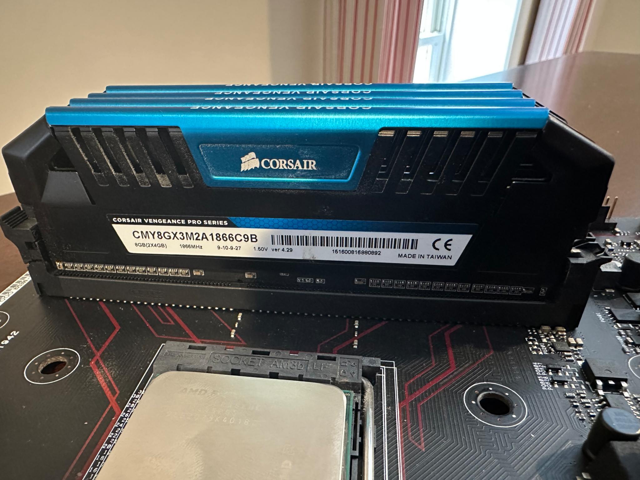 ASUS 970 PRO GAMING/AURA AM3+ w/ AMD FX8320 and Corsair Vengeance 16GB DDR3