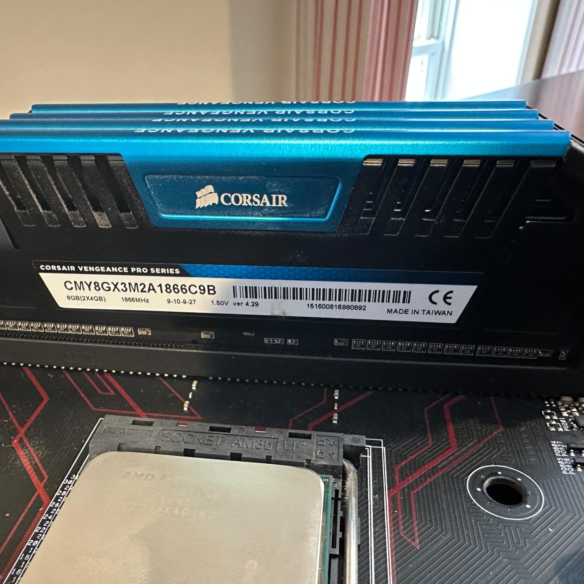 ASUS 970 PRO GAMING/AURA AM3+ w/ AMD FX8320 and Corsair Vengeance 16GB DDR3