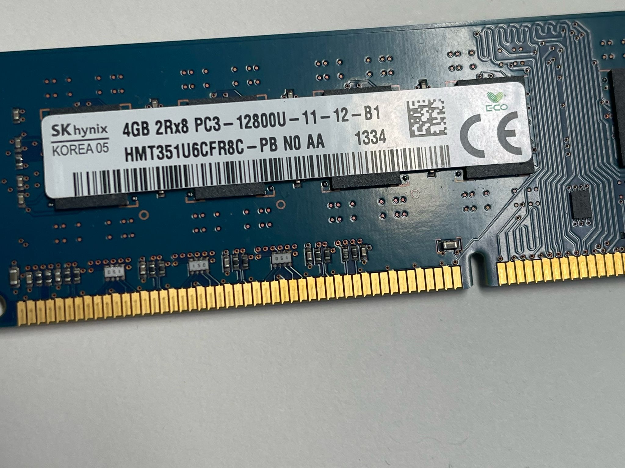 variety of old RAM modules