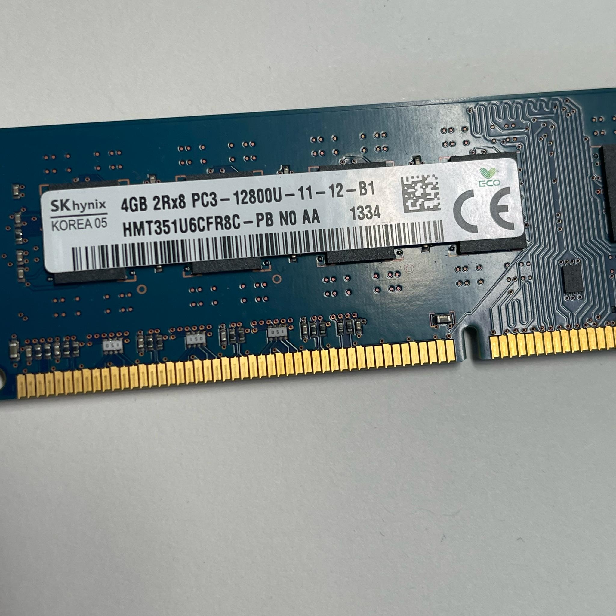 variety of old RAM modules