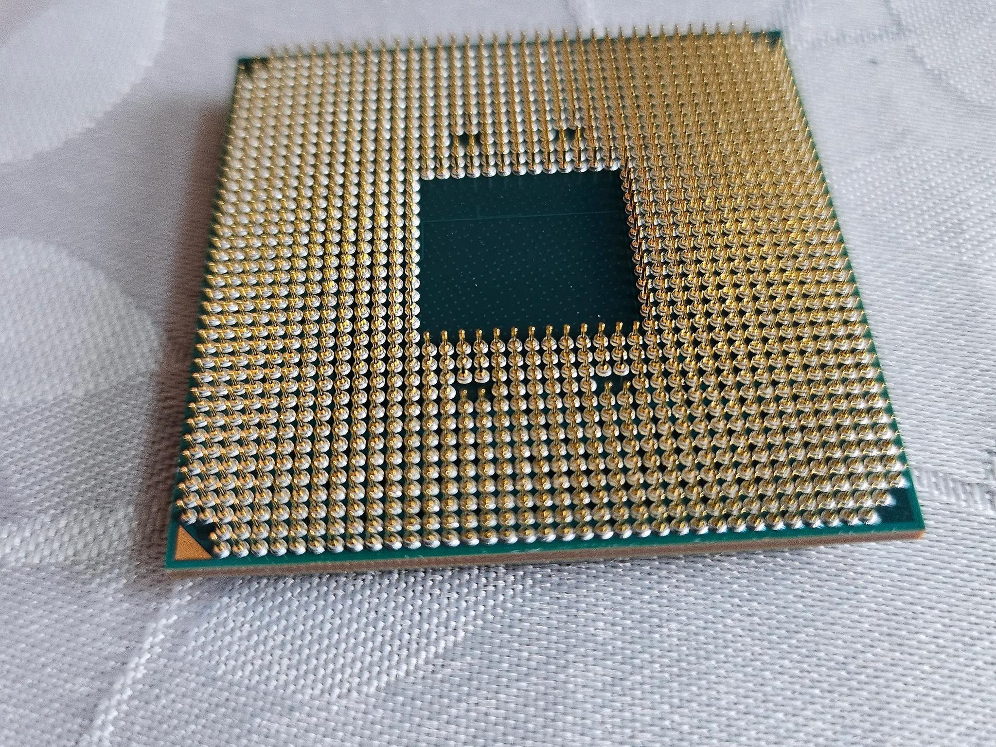 Ryzen 5 5600x + stock cooler