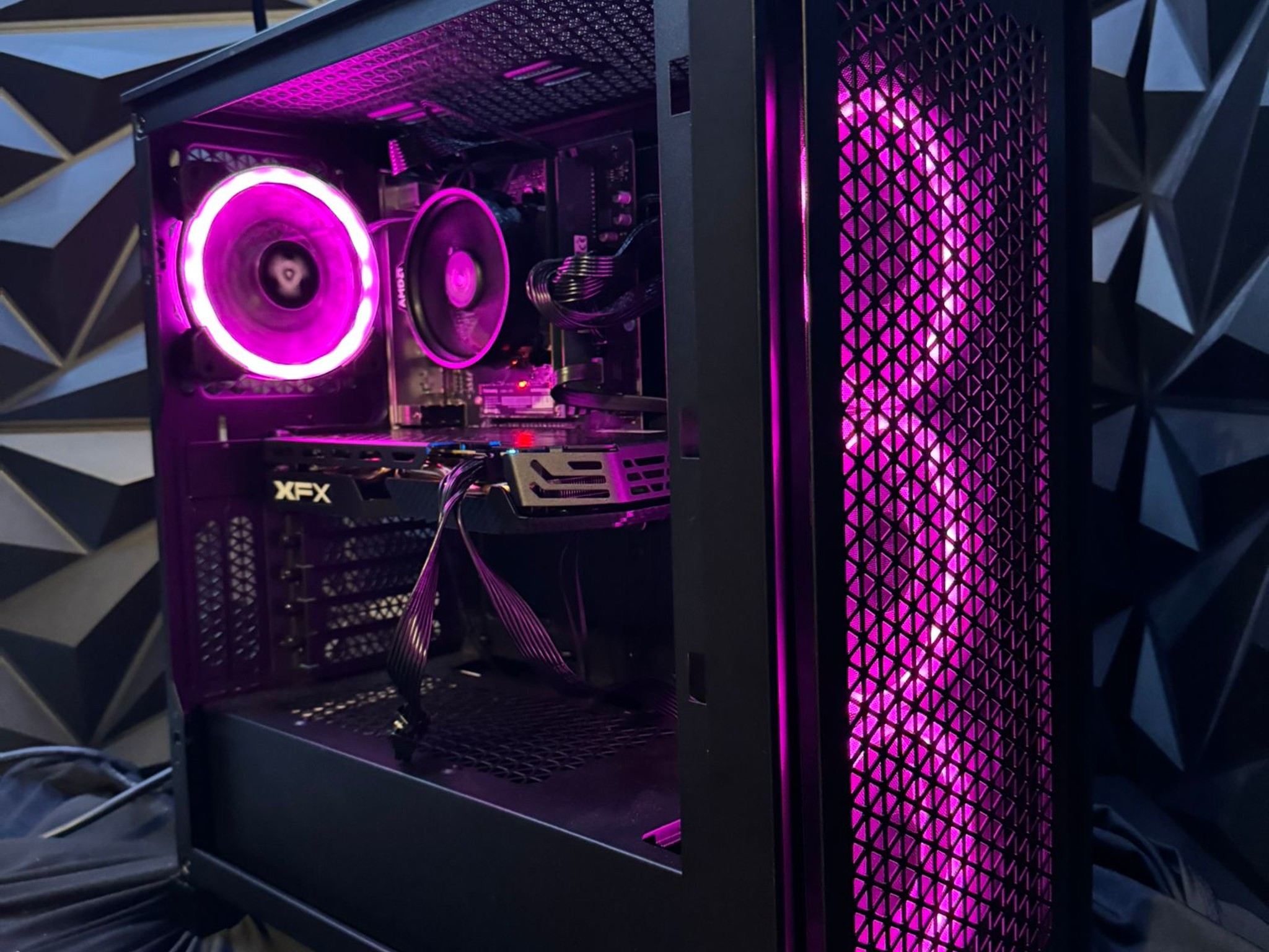 💸 Budget Baddie 2680 🔥 Ryzen 5 2600| RX 580 8 GB | 16 GB DDR44| 1 TB SSD