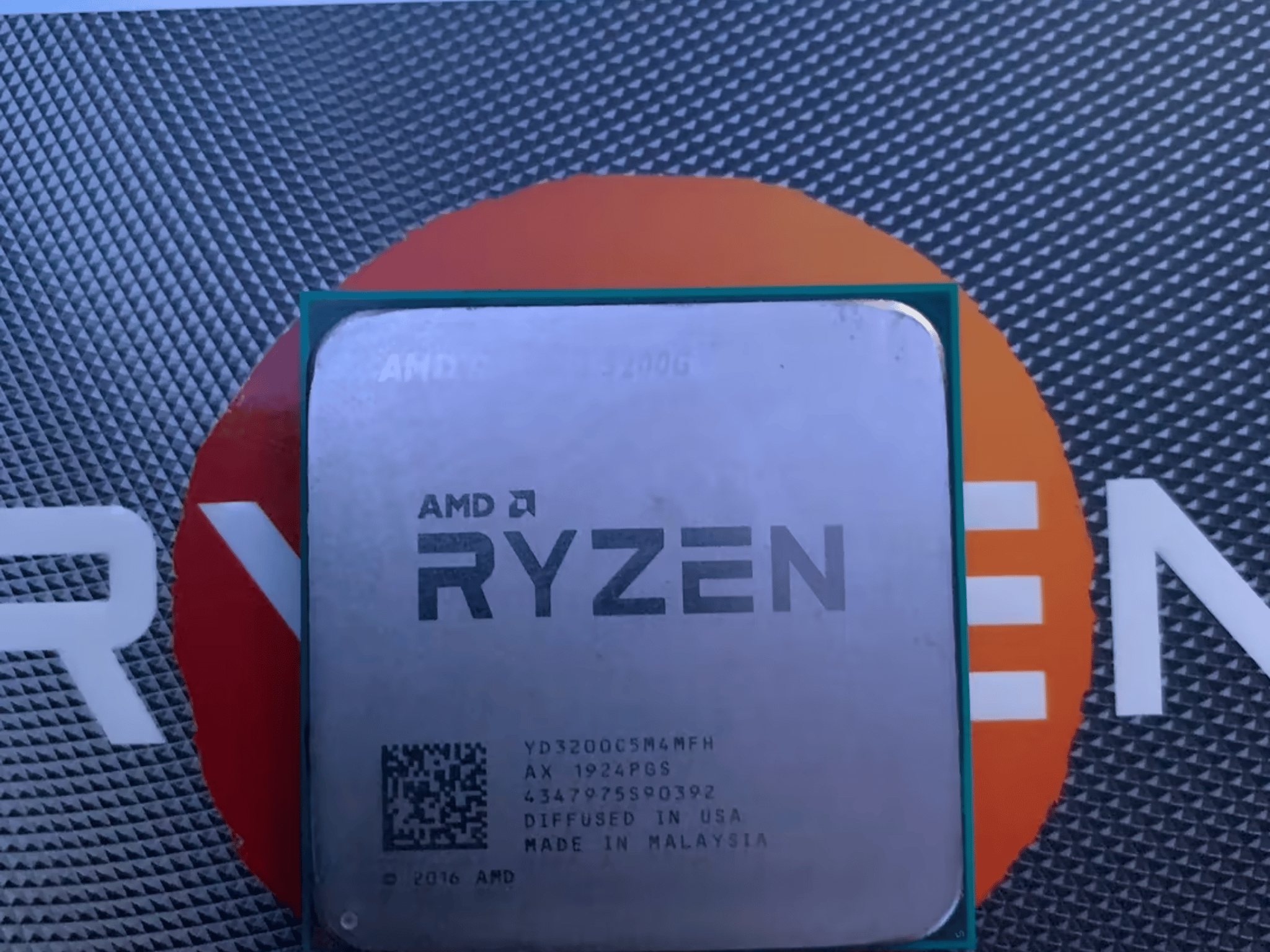 AMD Ryzen 3 3200G