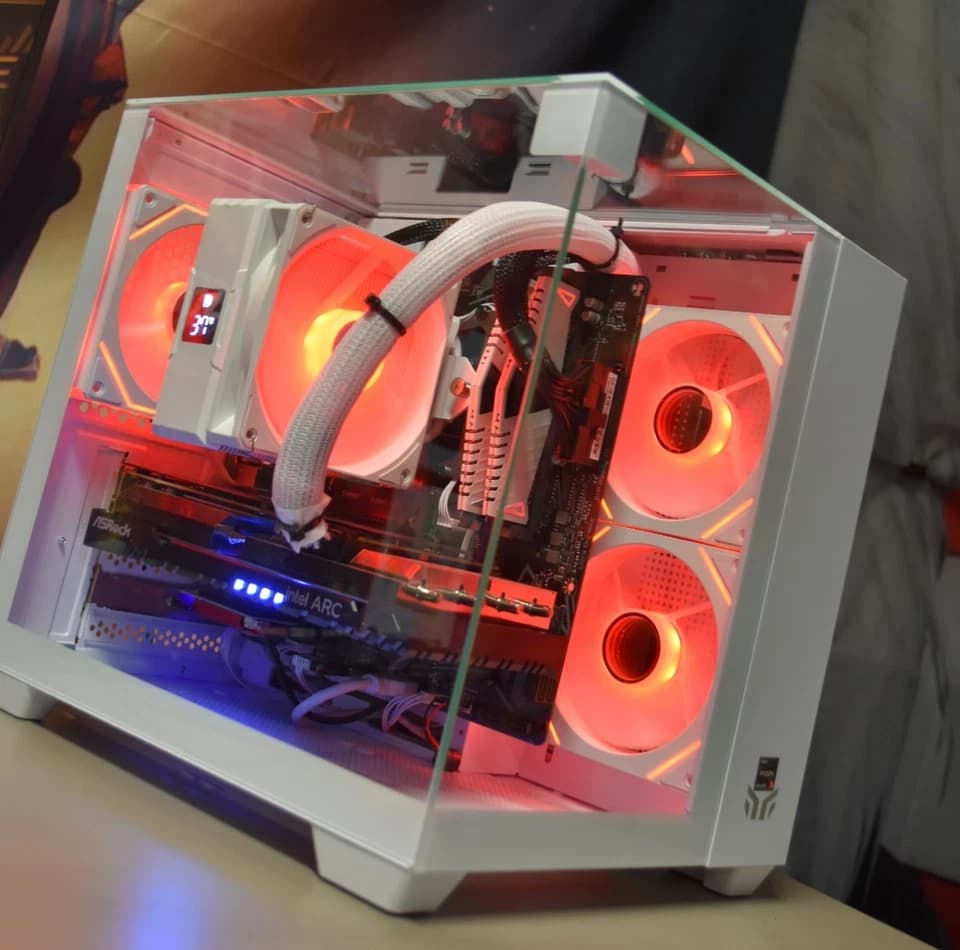 Gaming PC RYZEN 5 5500 Ram 16GB GPU intel Arc a 750 8GB storage 1 TBNVME + Extra