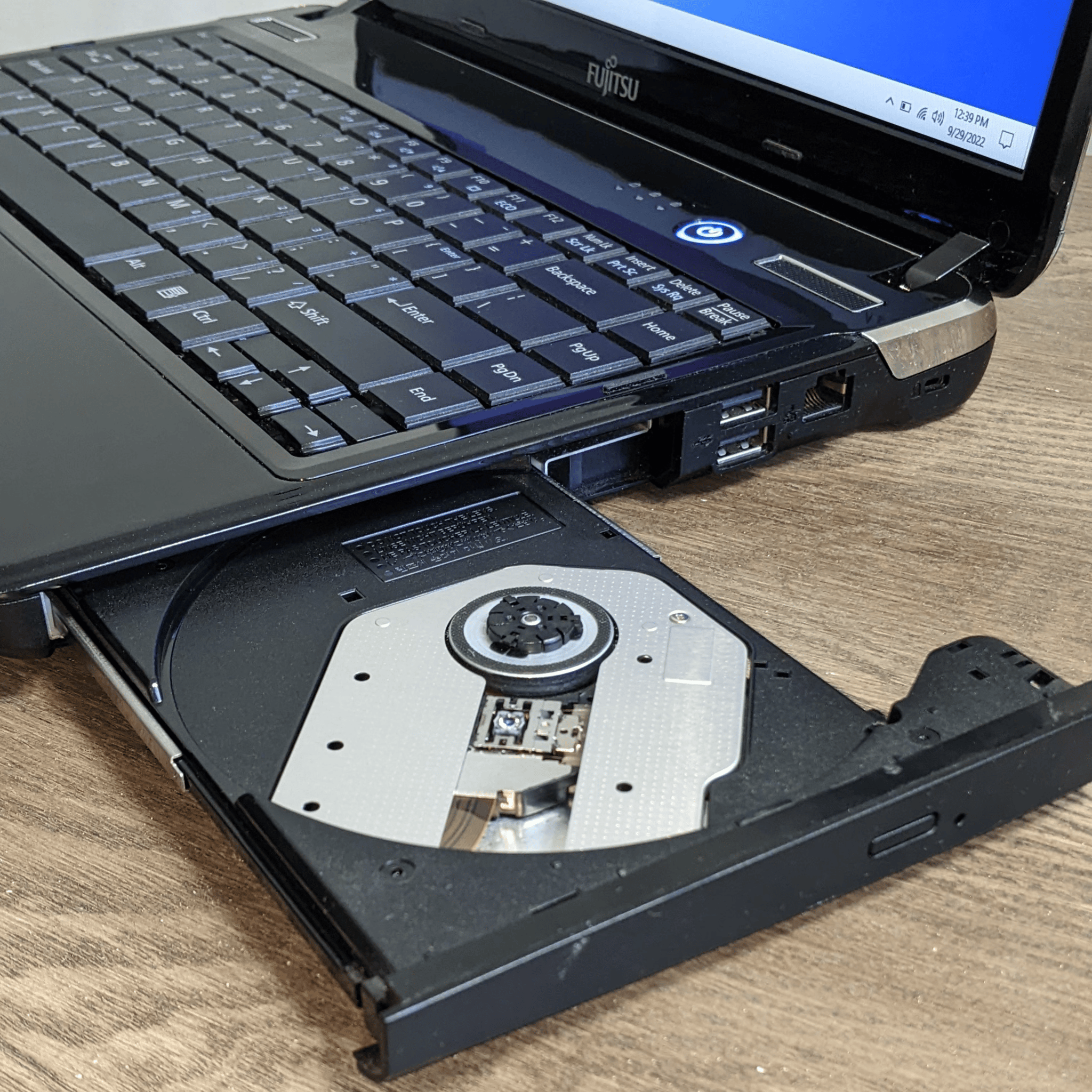 Laptop | Fujitsu Lifebook LH531 14 Inch