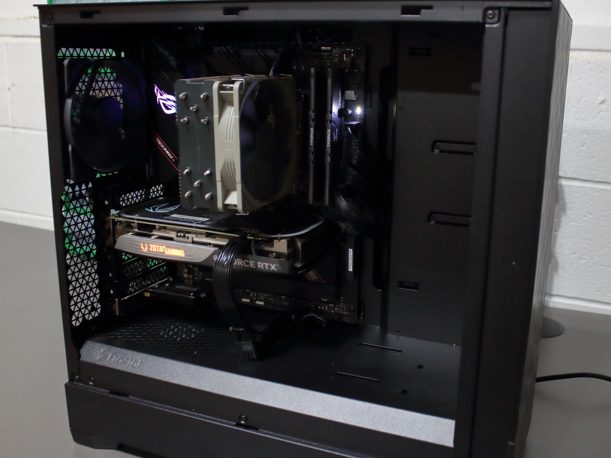 4070 | 5700x3d | 32gb DDR4 | 2TB NVME